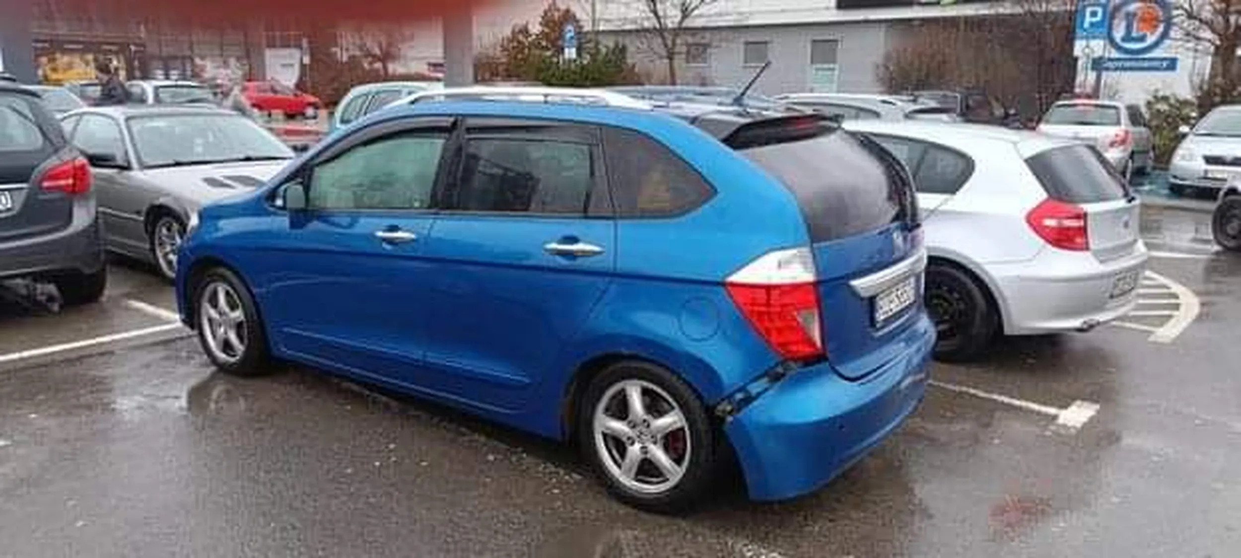 Proszę się nauczyć najpierw parkować w wyznaczonych miejscach