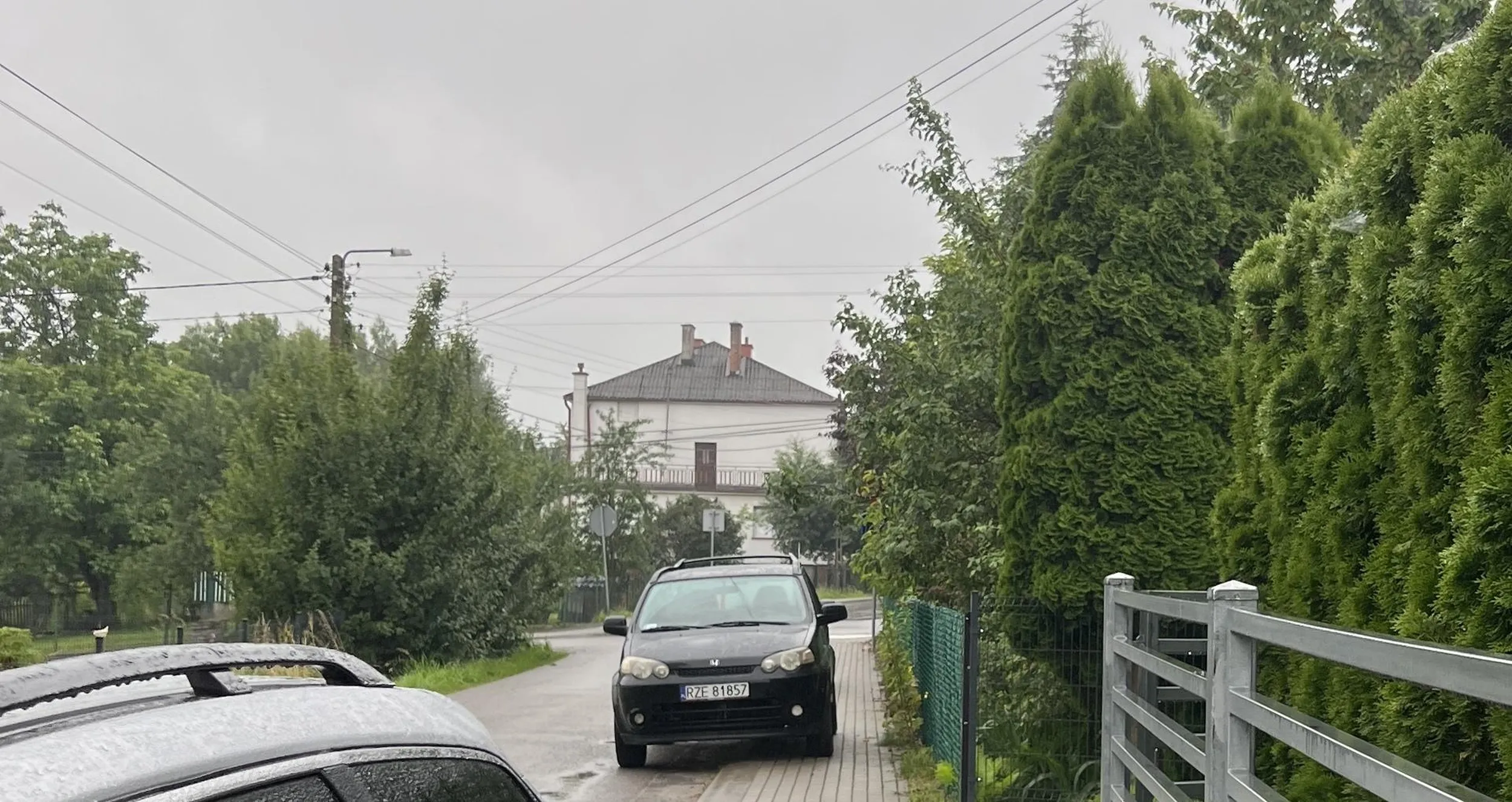 Prawko w chipsach, zastawia cały chodnik