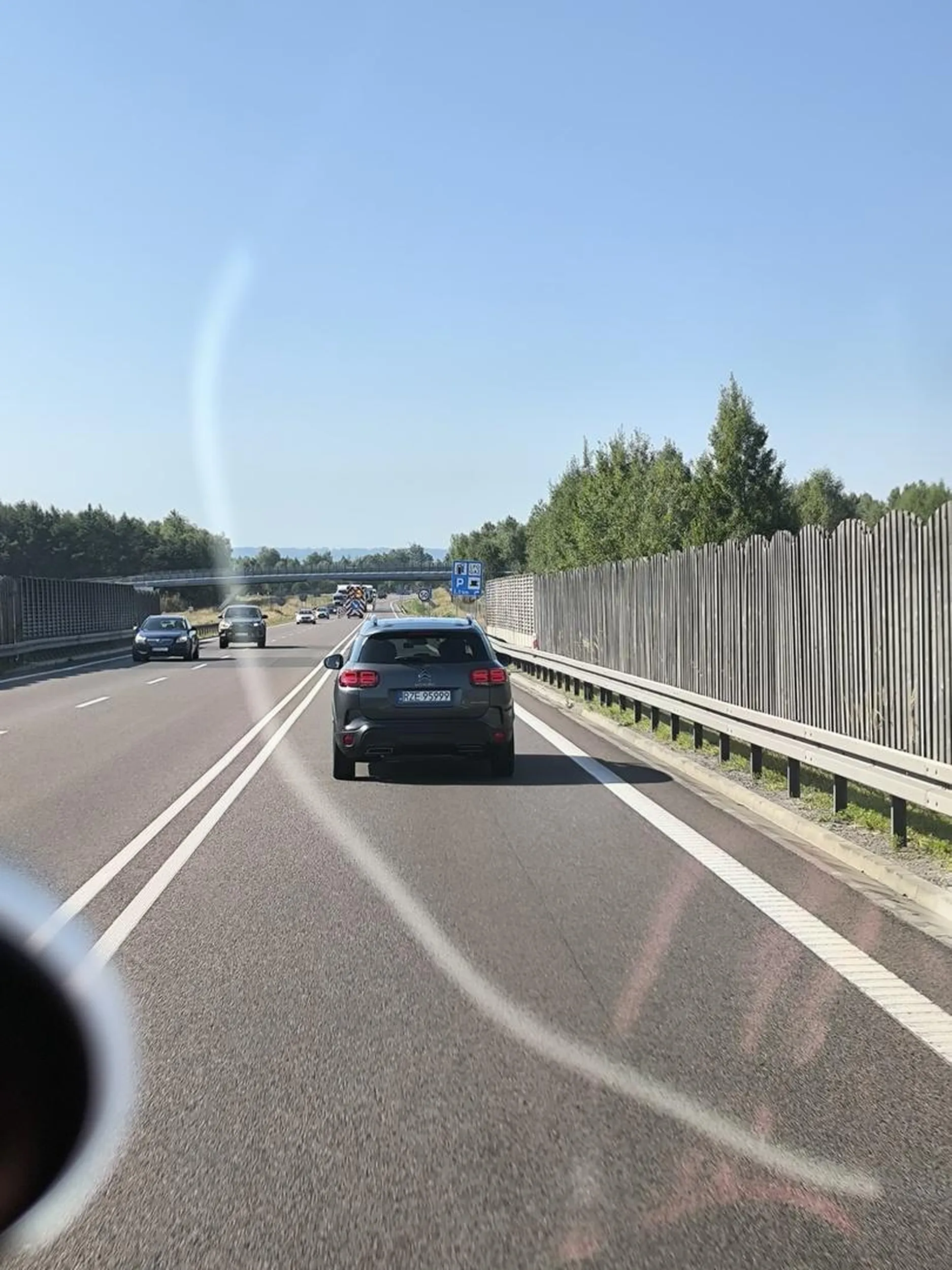 Nagranie z S19 zgłoszone na policję dziadku. Wyprzedziłeś auta to jedz a nie hamujesz do 30
