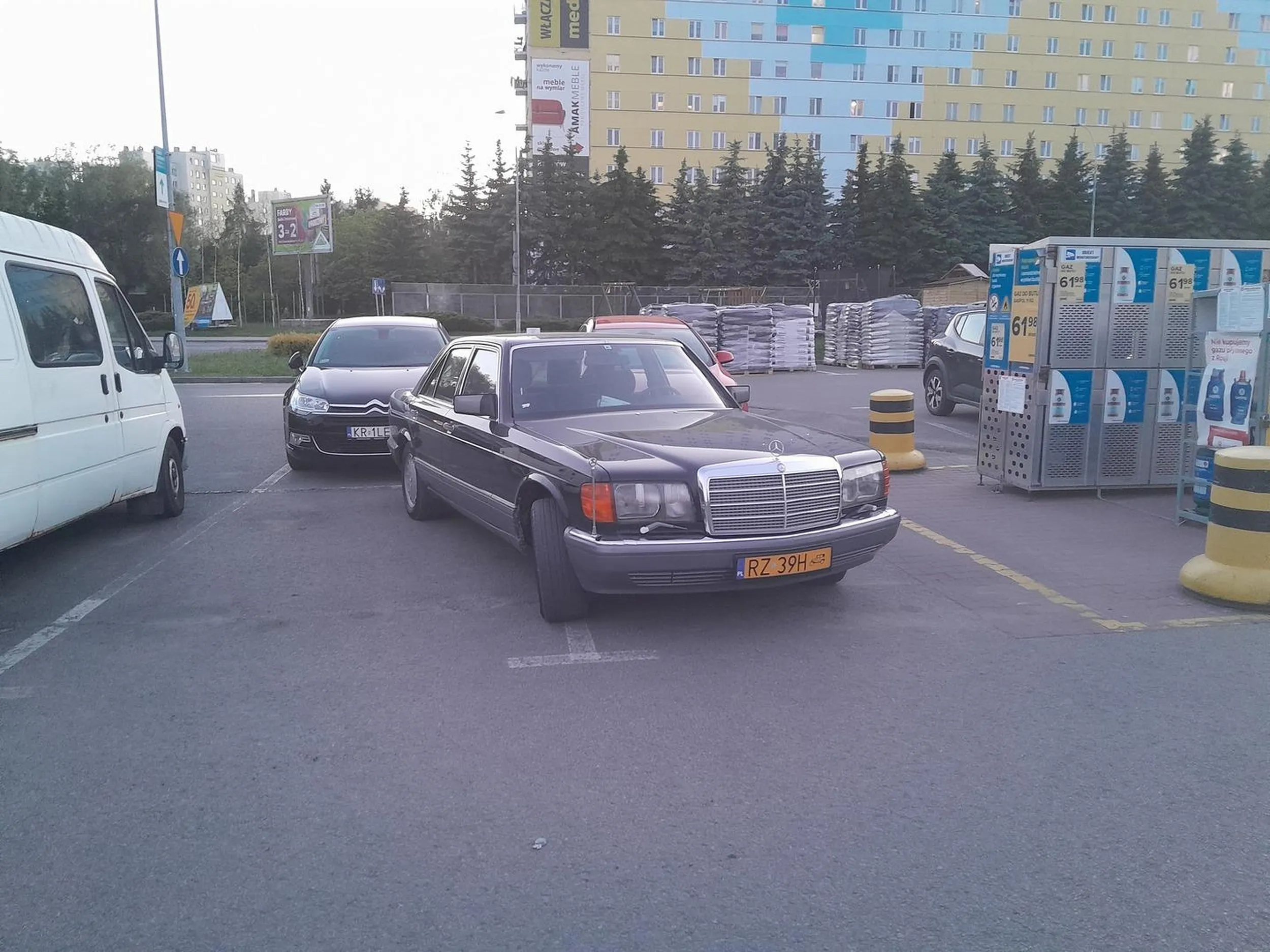 Po co parkować na jednym miejscu skoro można na dwóch?