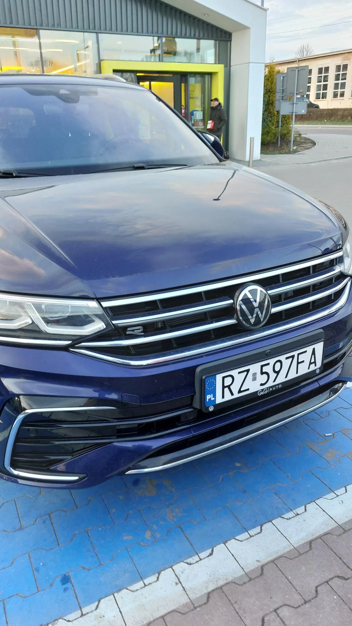 Skoro stać Cię na Volkswagena, to stać Cię na mandat, za parkowanie na miejscu dla osob niepełnosprawnych, tak?