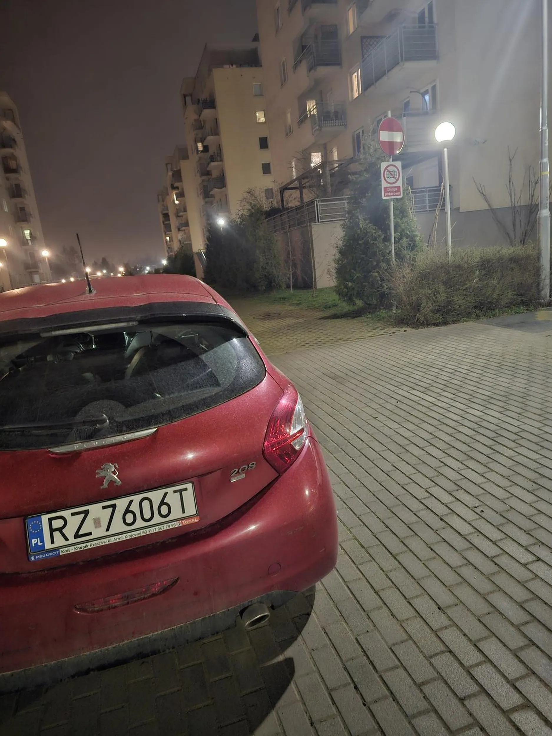 Kierowca miał chyba wykłady zdalnie.....