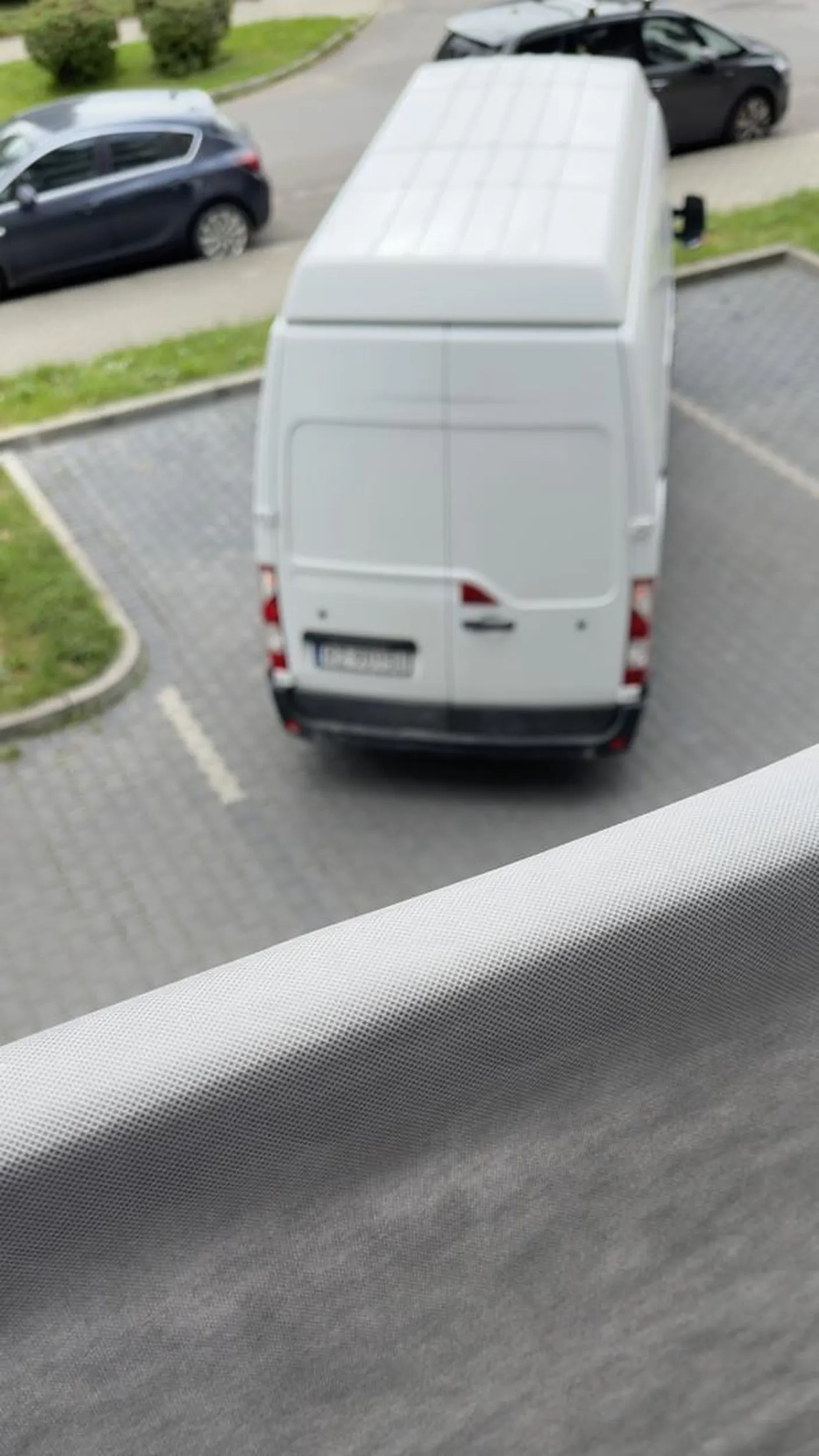 Parkuje na 2 miejscach