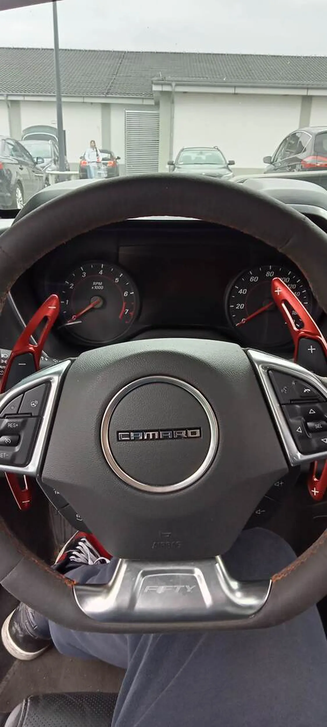 Fajny ziomek z niego dał usiąść ,przygazować i porobić foty furze ??