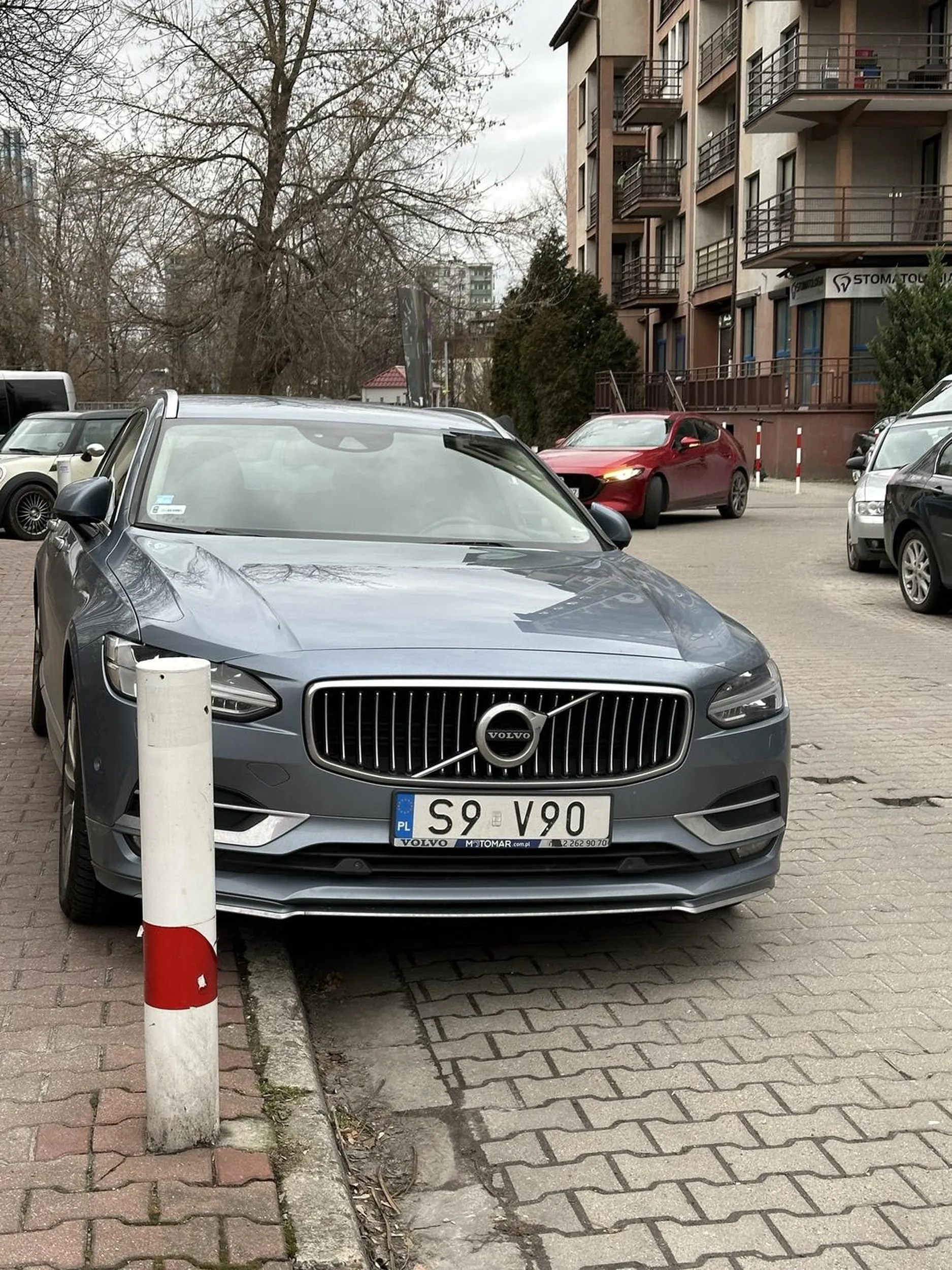 Jak sie nie umie parkować to się jeździ rowerem a nie samochodem paniusiu