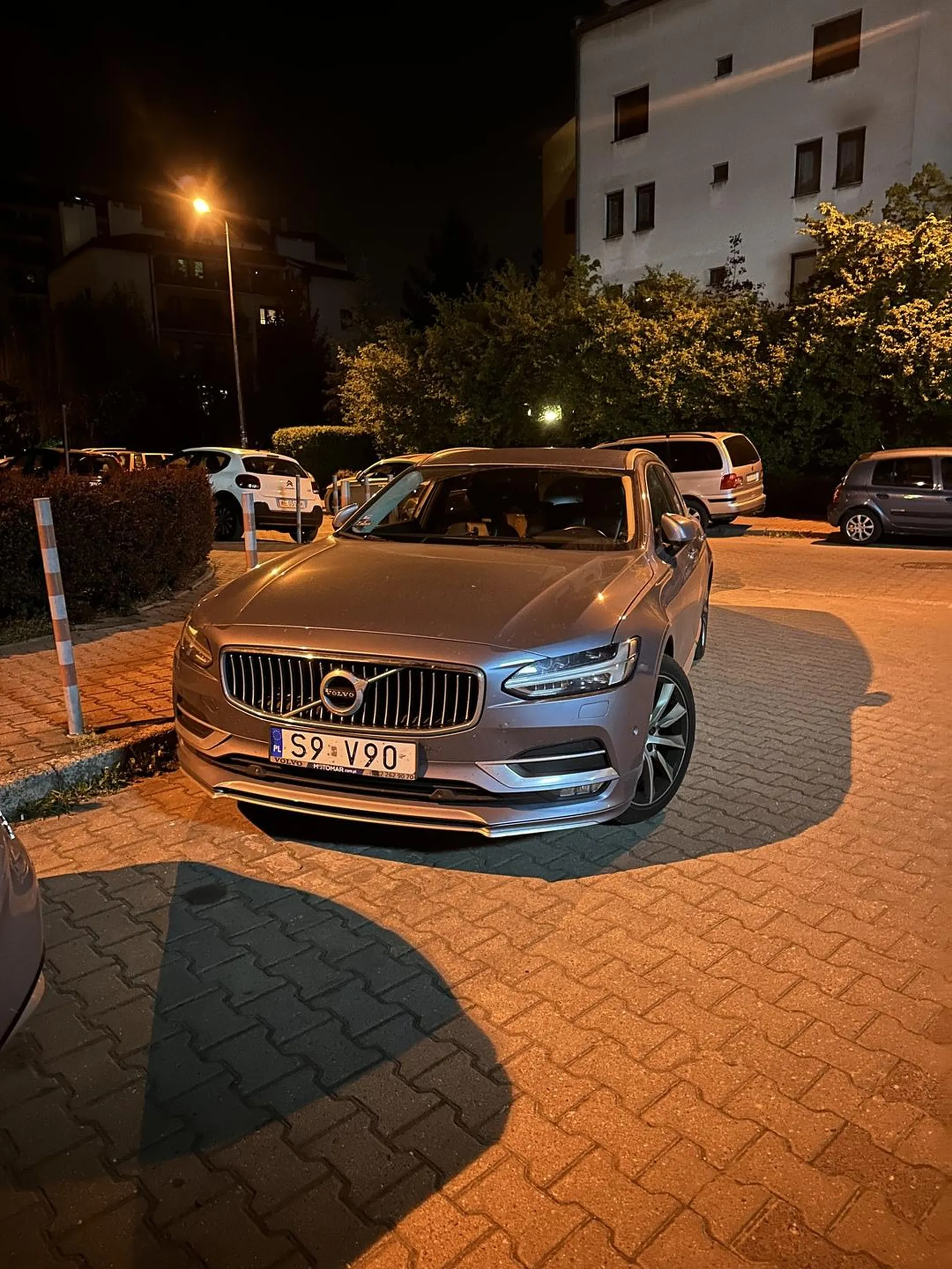 Przygody w parkowaniu paniusi z Volvo część 2 Skończysz kiedyś z zarysowanym lakierem