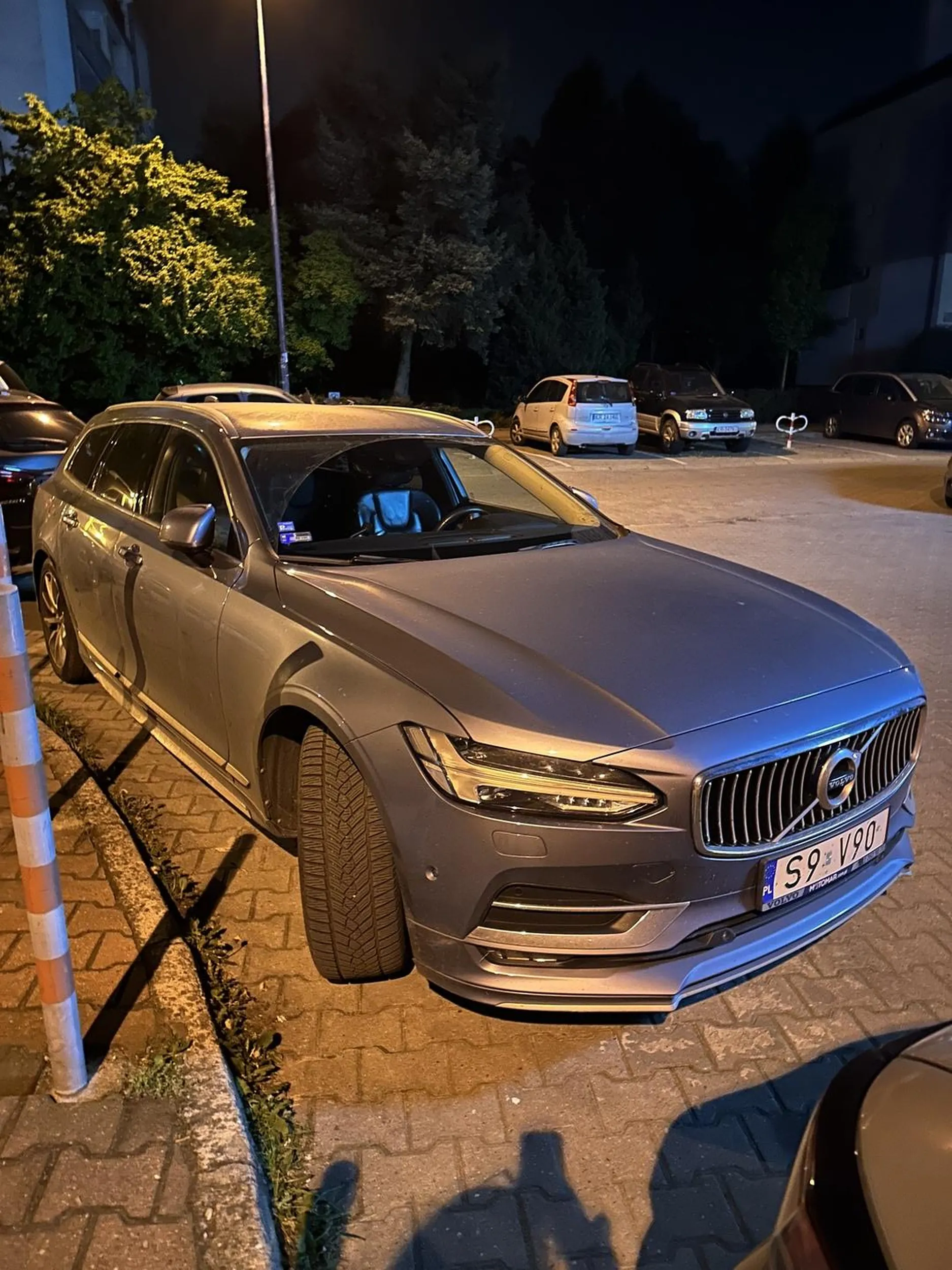 Przygody w parkowaniu paniusi z Volvo część 2 Skończysz kiedyś z zarysowanym lakierem