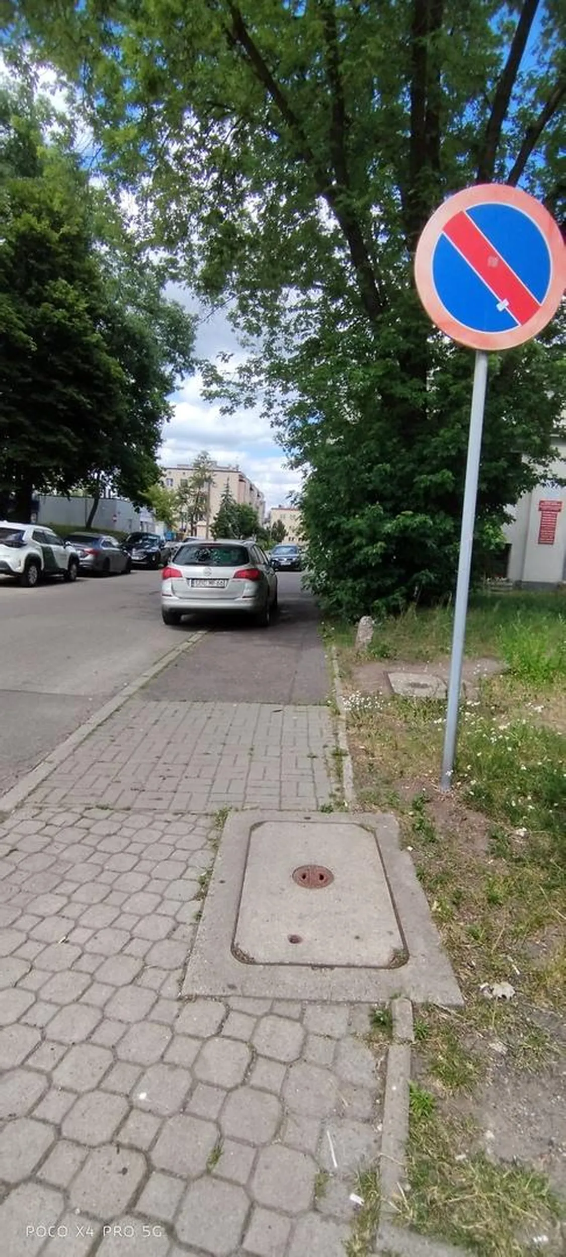 Imbecylz BENDZINA co nie patrzy się na znaki bo to przecież król i władca