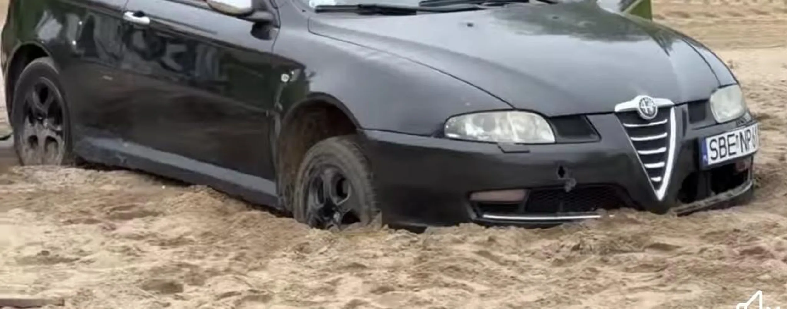 Imbecyl wjechal na plażę Poniatowska w Warszawie.