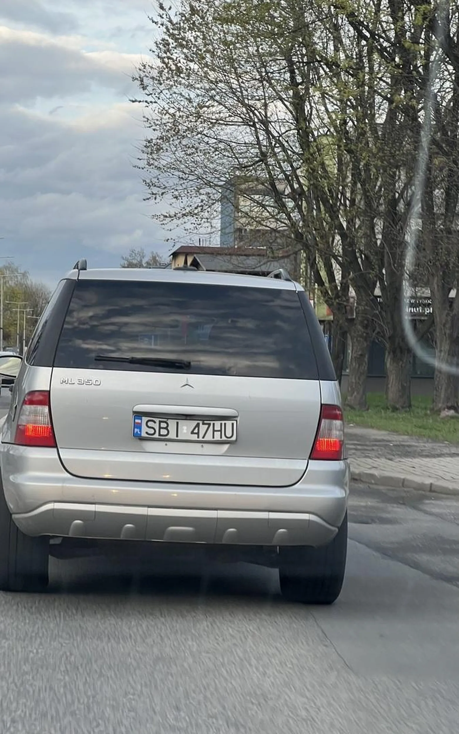 Zapraszam do przesiadki na rower skoro chcesz jechać 20 km/h przez miasto... ograniczenie to z tego co pamiętam 50 wiec przy tak dobrej pogodzie jak ostatnio można to wykorzystać ;)