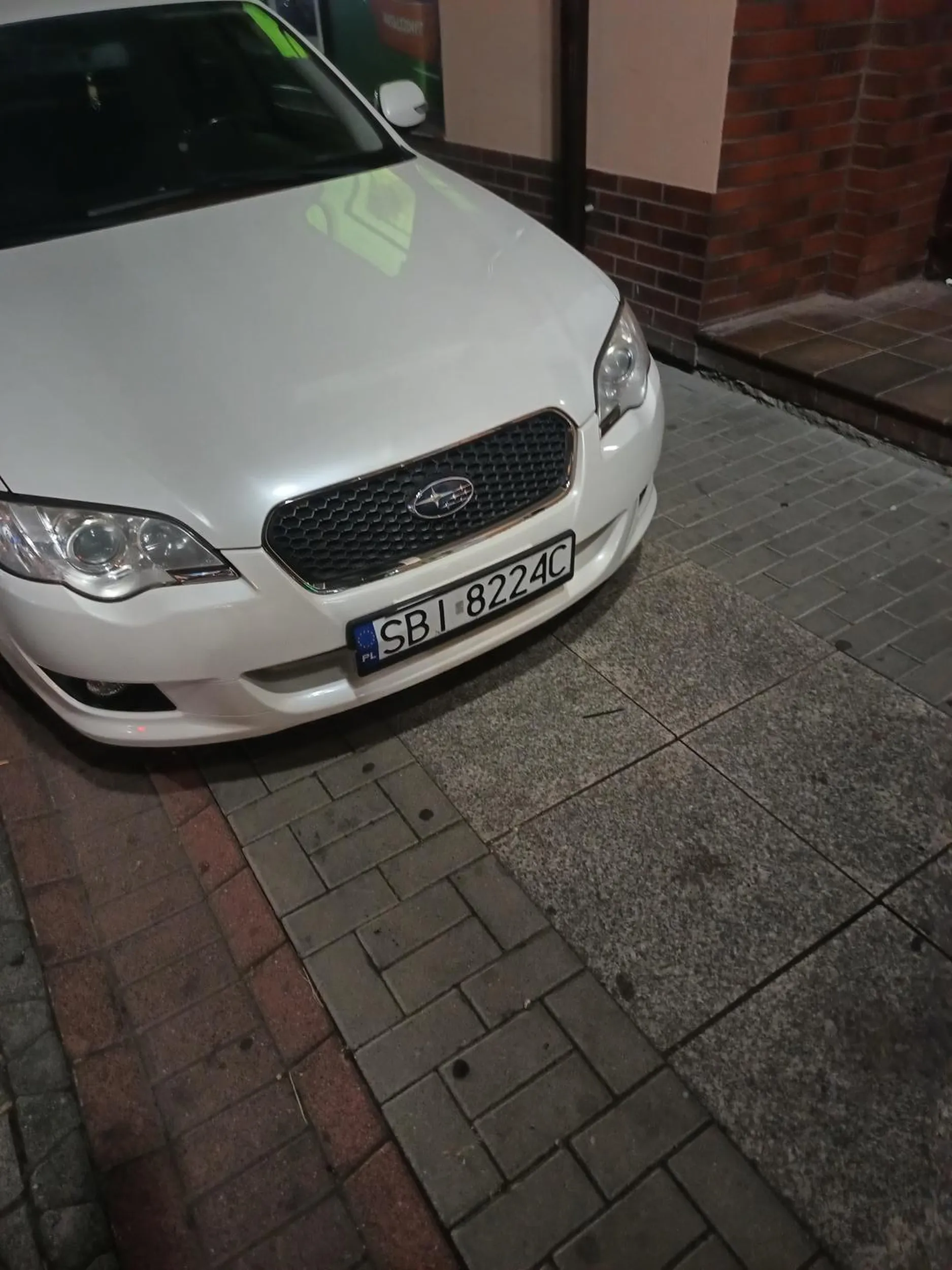 Kierowca ch*j próbuje coś udowodnić by zniszczyć życie innych