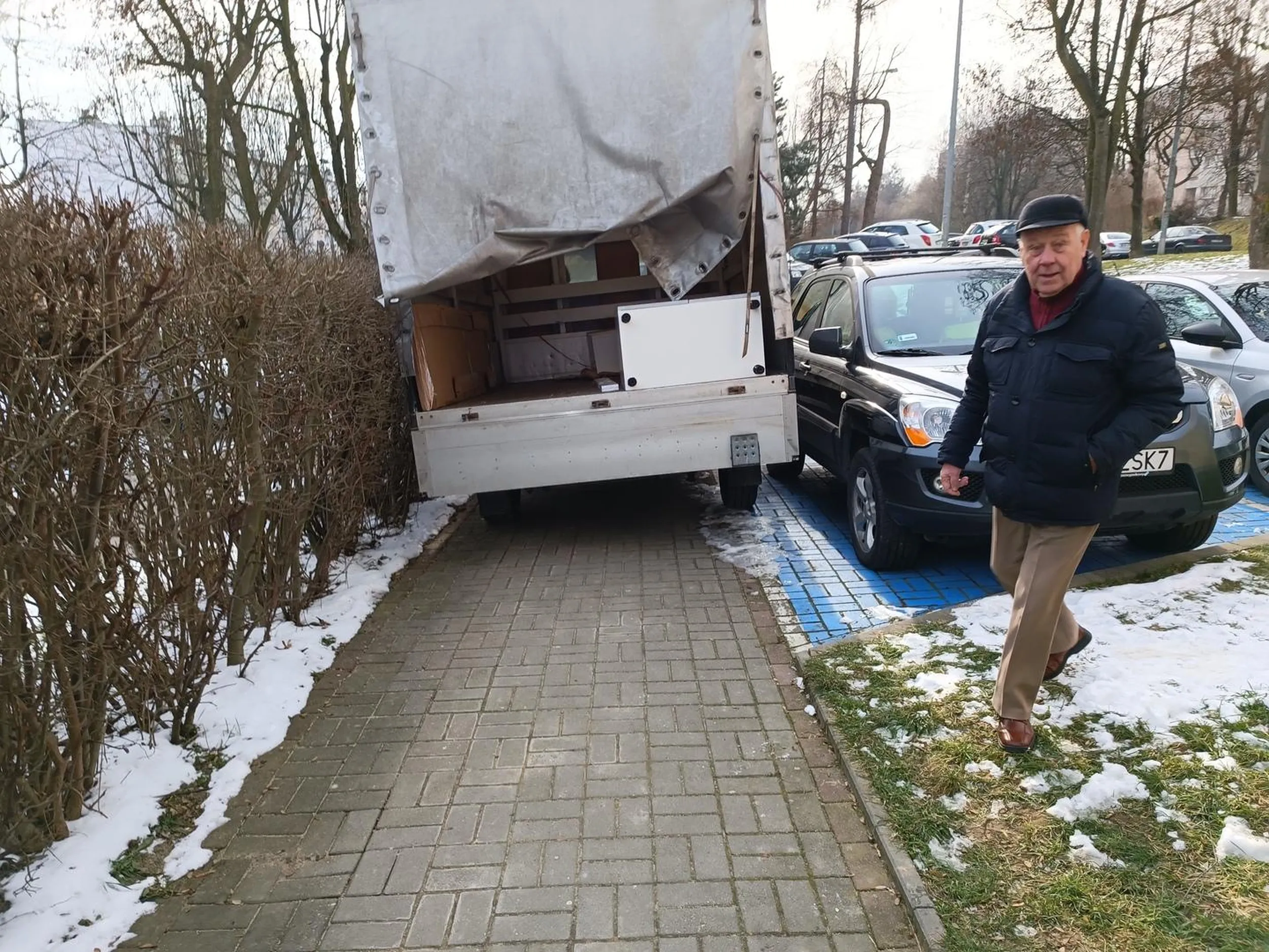 Do klatki d.bilu mogłeś wjechać.