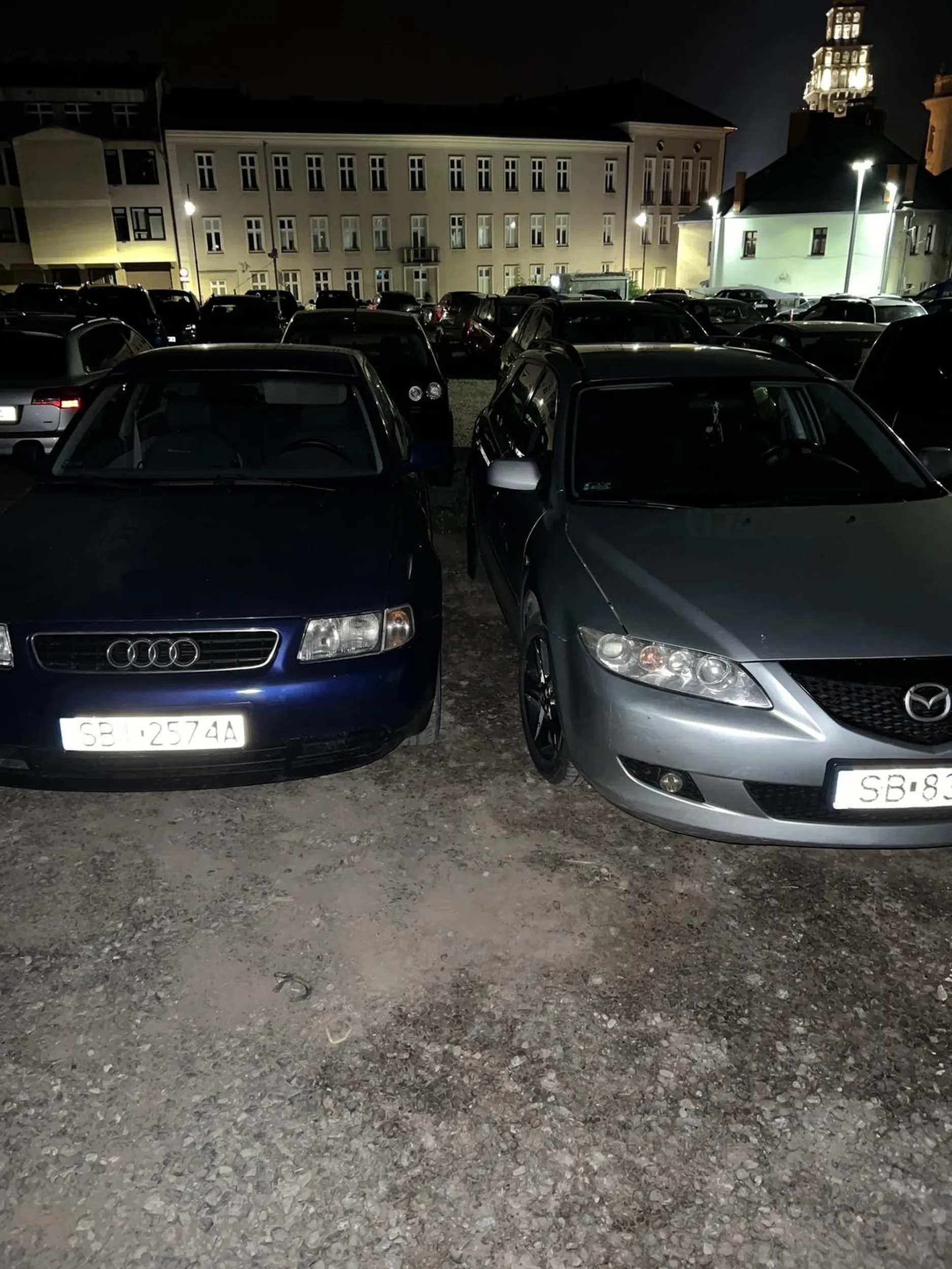 Mam nadzieję że ktoś tobie też tak stanie na parkingu że będziesz musiał wchodzić drzwiami pasażera :)