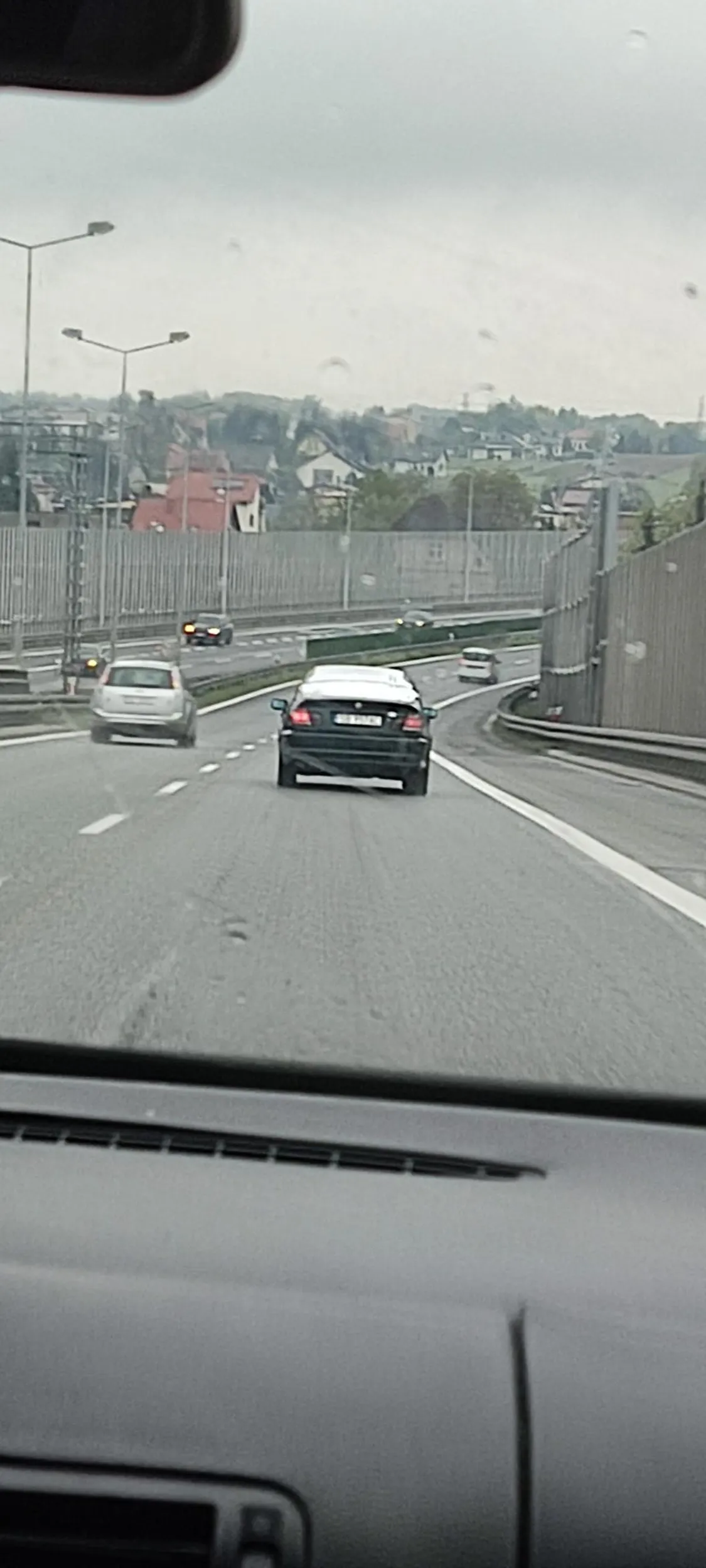 Nie jeździ się nieodśnieżonym autem ciulu!