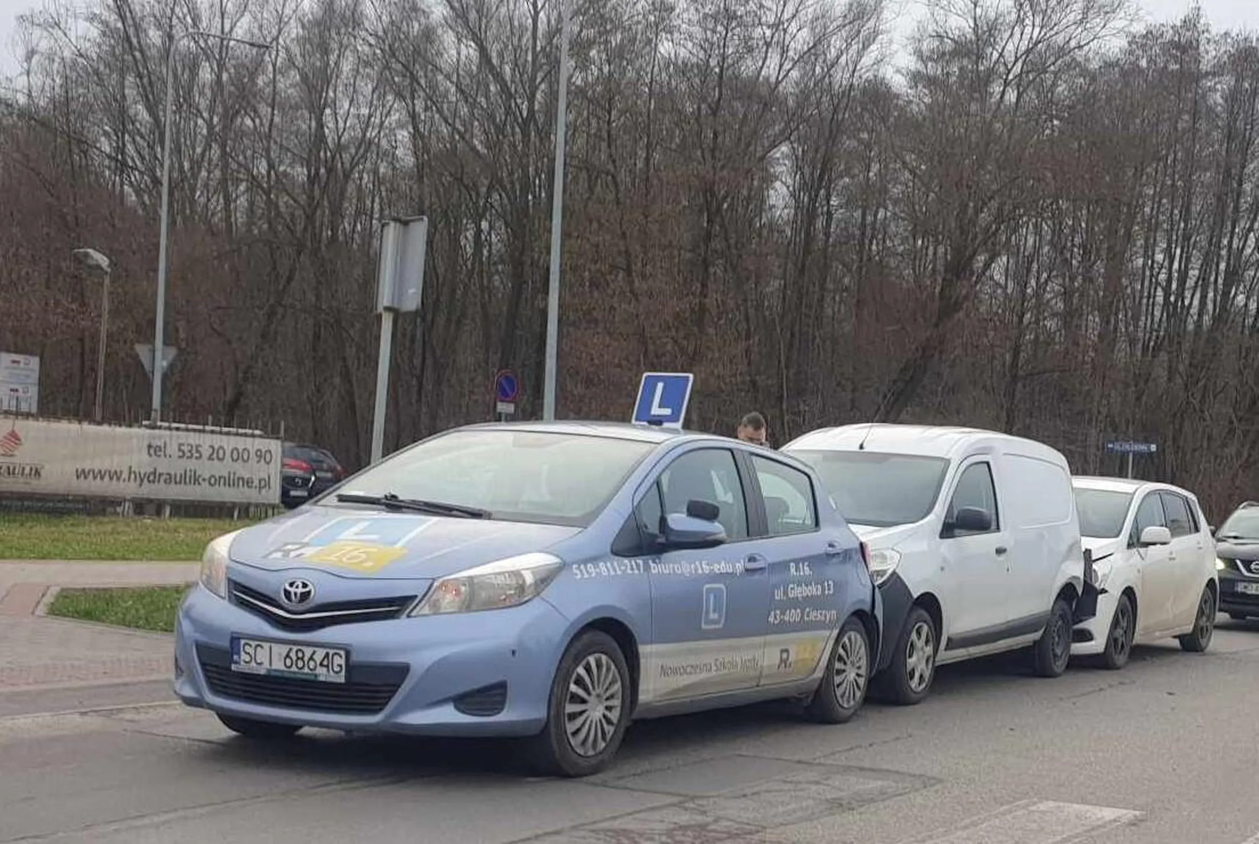 ... a zatrzymam się podczas największego natężenia ruchu na środku przejścia.