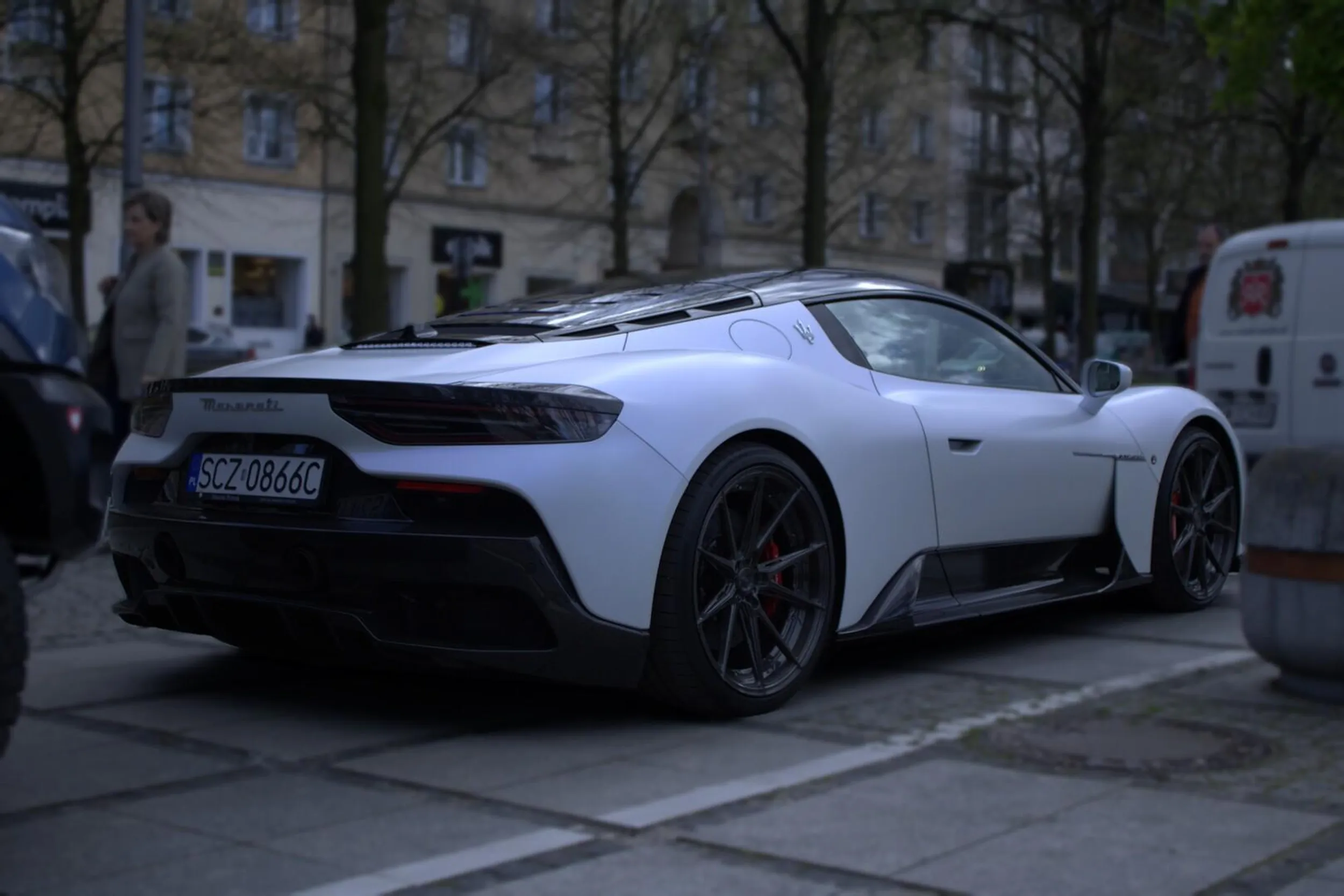 ZAJEBISTY GOSCIU Z CZEWY