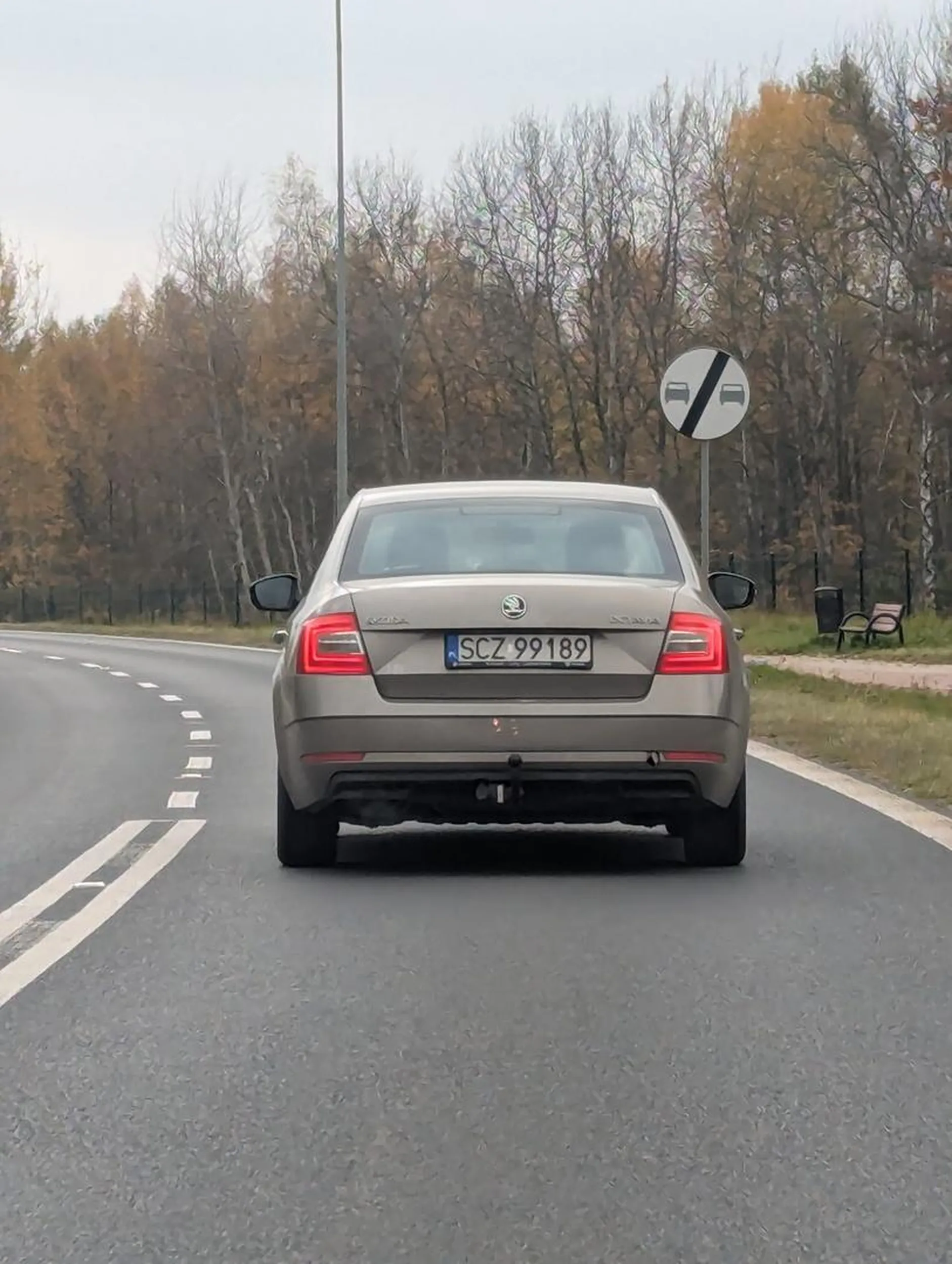 Kolego gaz zgubiłeś? 40kmh na niezabudowanym to trochę wolno