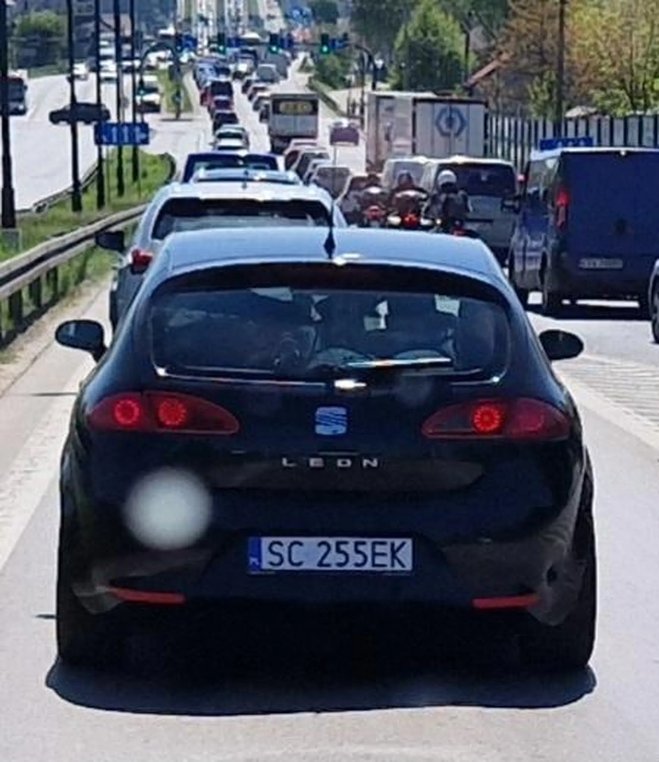 Dla pani kierowcy więcej kultury na drodze i nauki jazdy w korku....