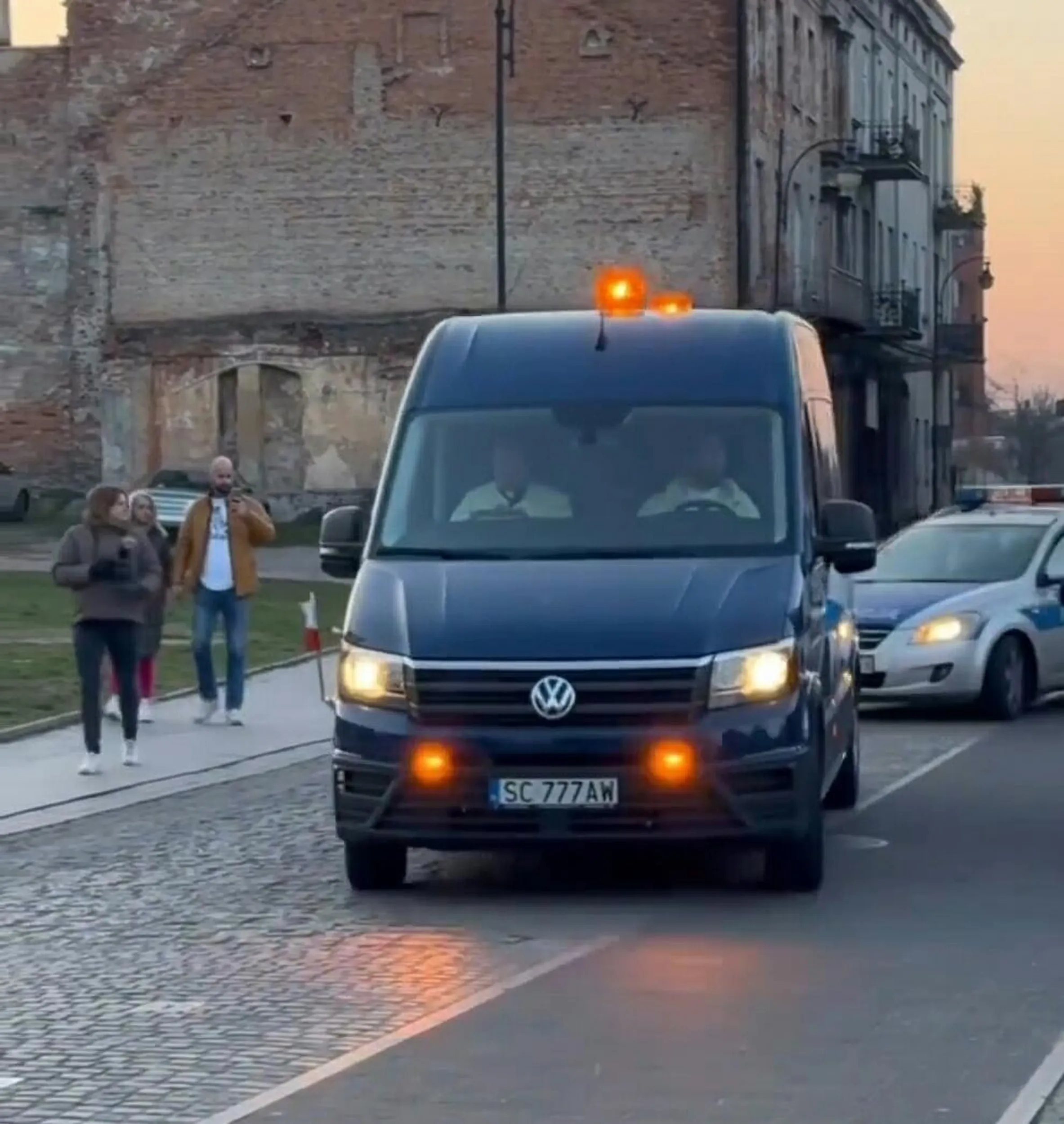 Sygnały świetlne, dźwiękowe i te prosto z nieba