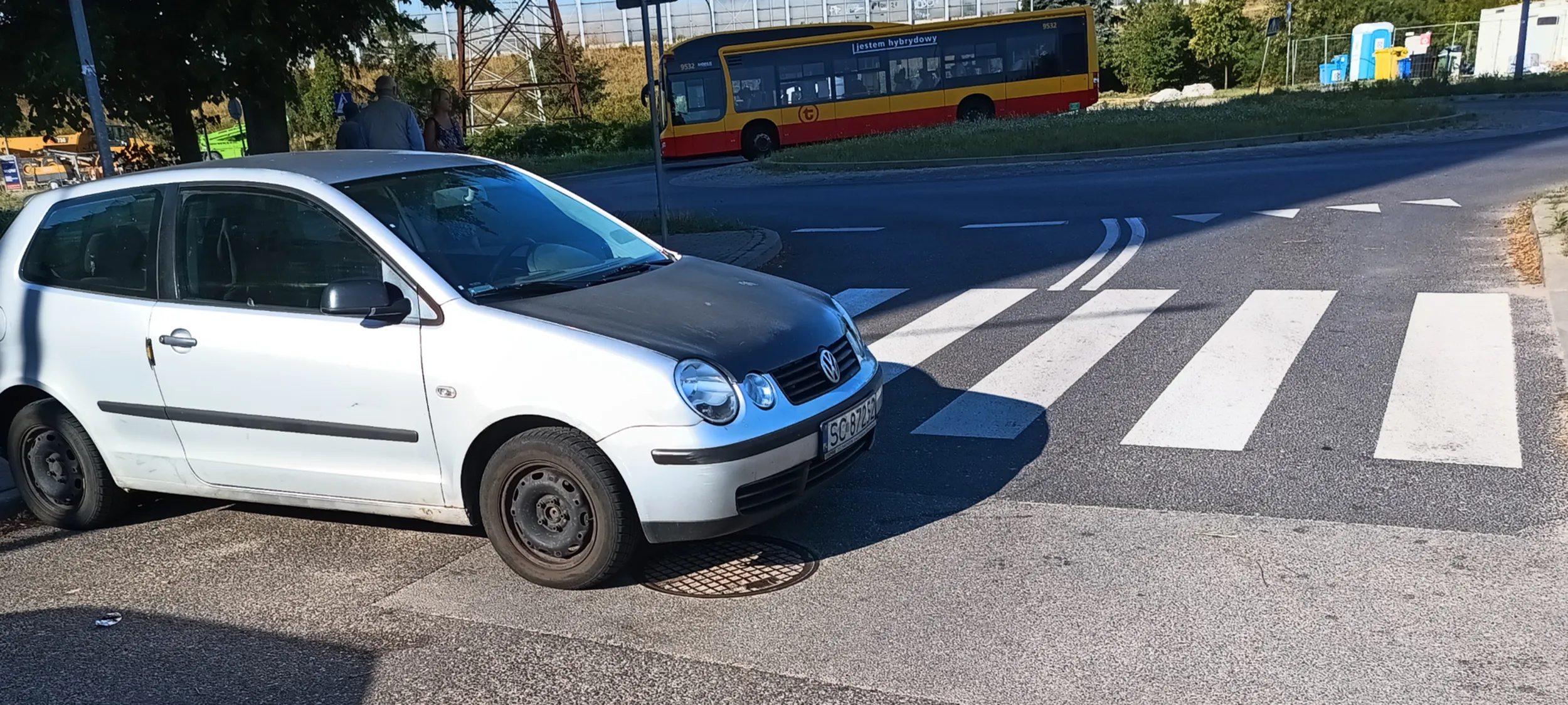 Strasznie c...ujowej parkowania na ulicy przy samym przejściu dla pieszych  w Warszawie