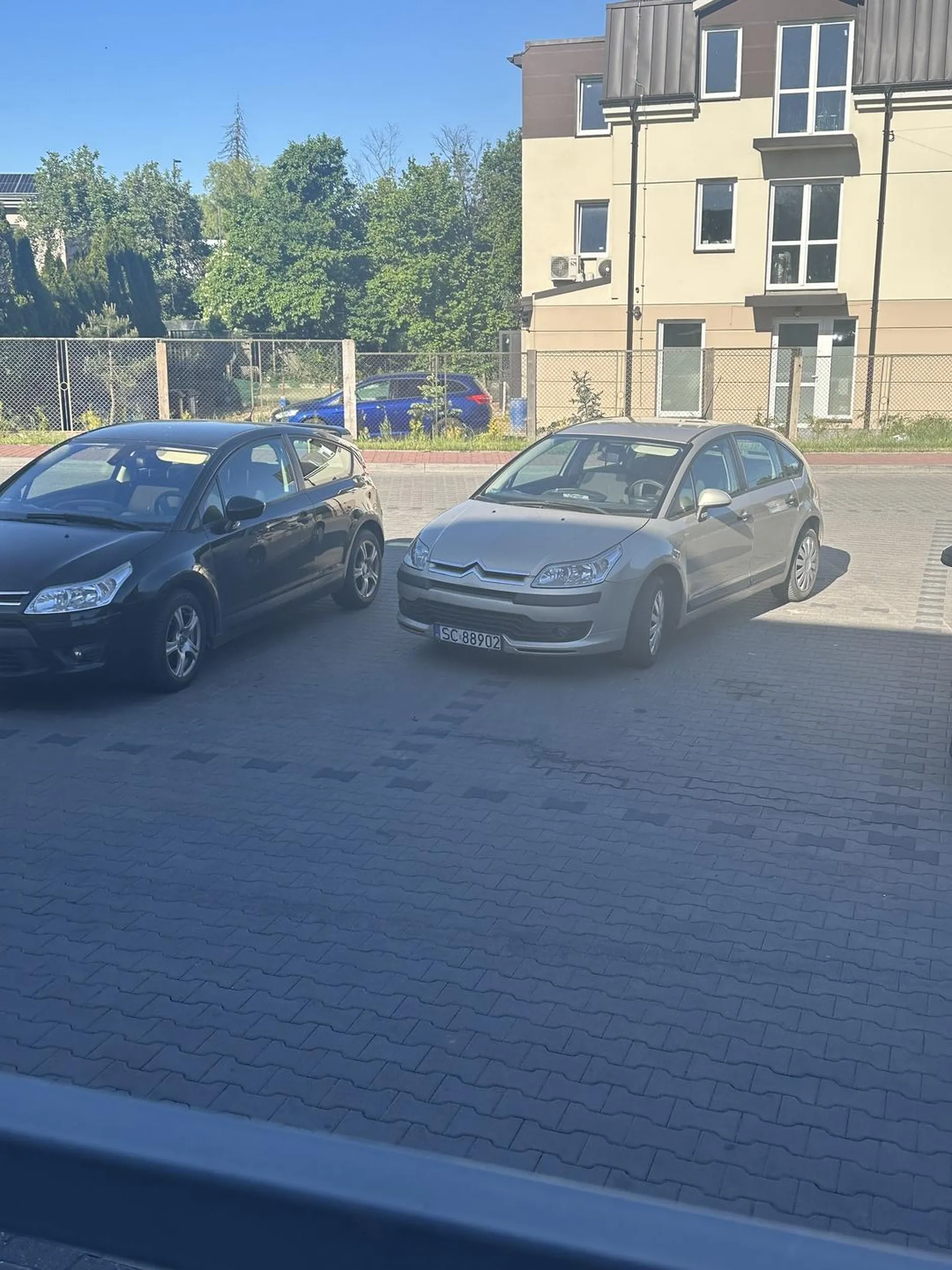 Można od tego człowieka brać nauki z parkowania