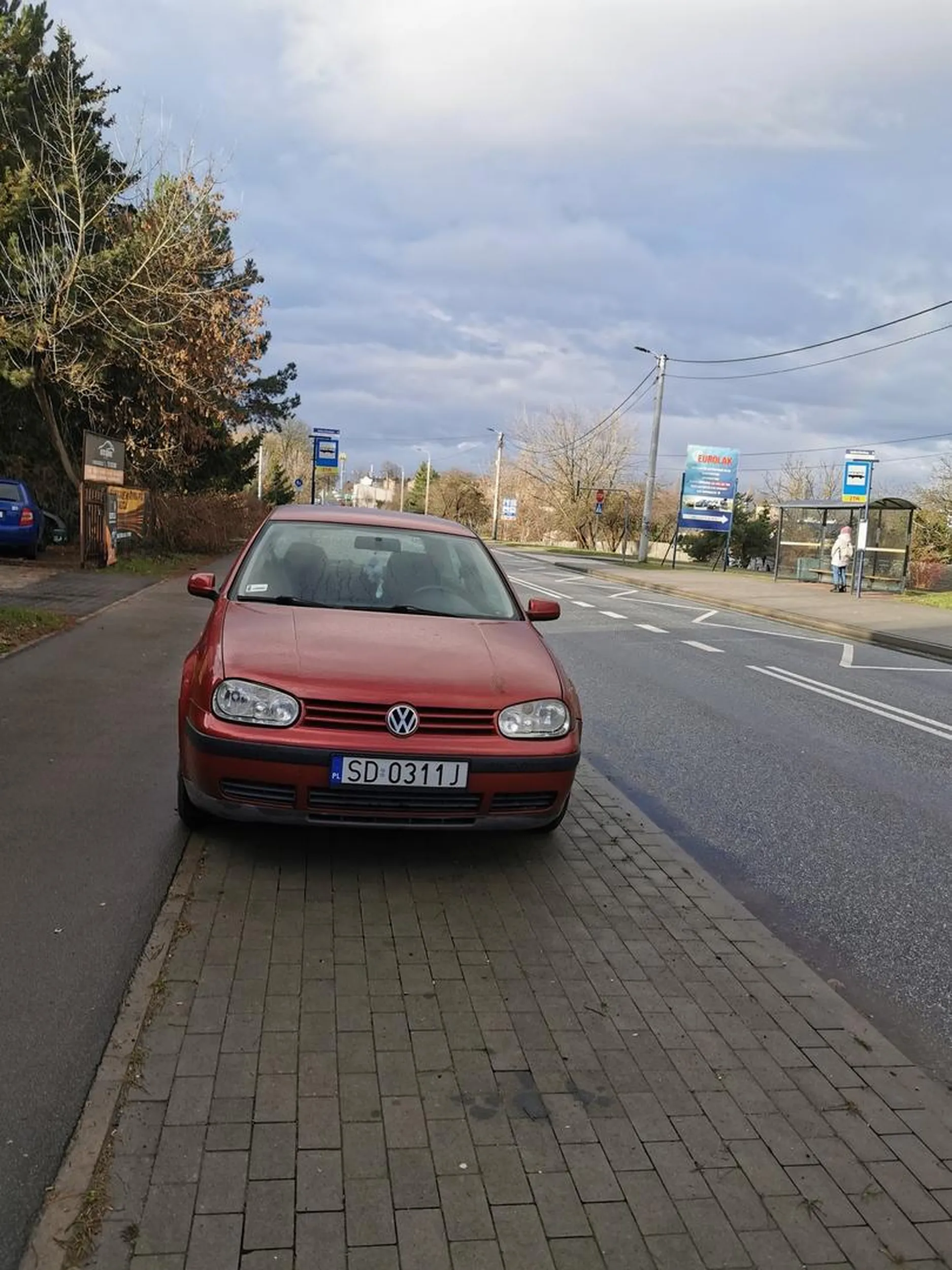 Cały chodnik mój, mam gdzieś pieszego...