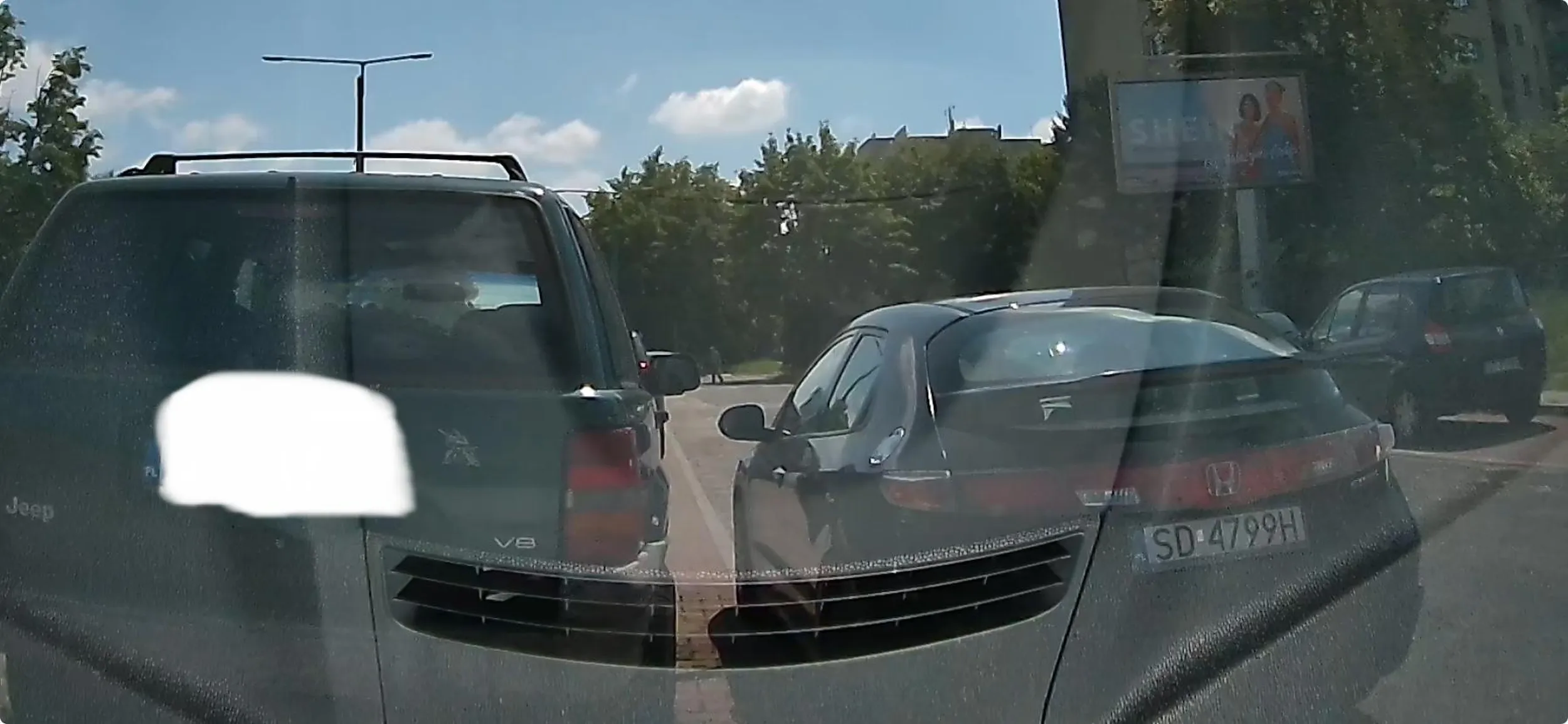 To nie jest parking tylko droga do jeżdżenia samochód Honda nie potrafi parkować.