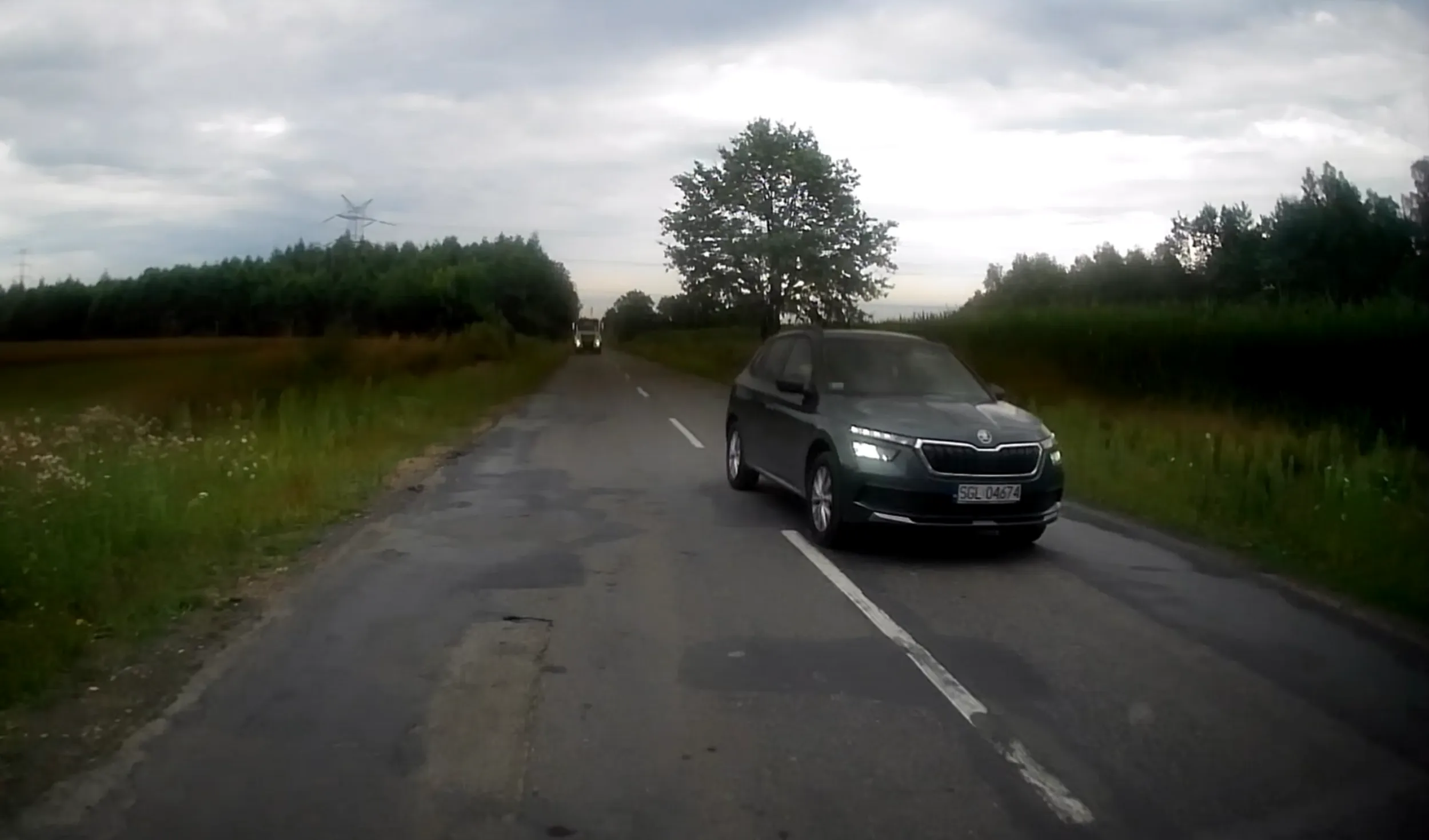 Czerwone światło dla tego kierowcy to tylko mało istotna sugestia.