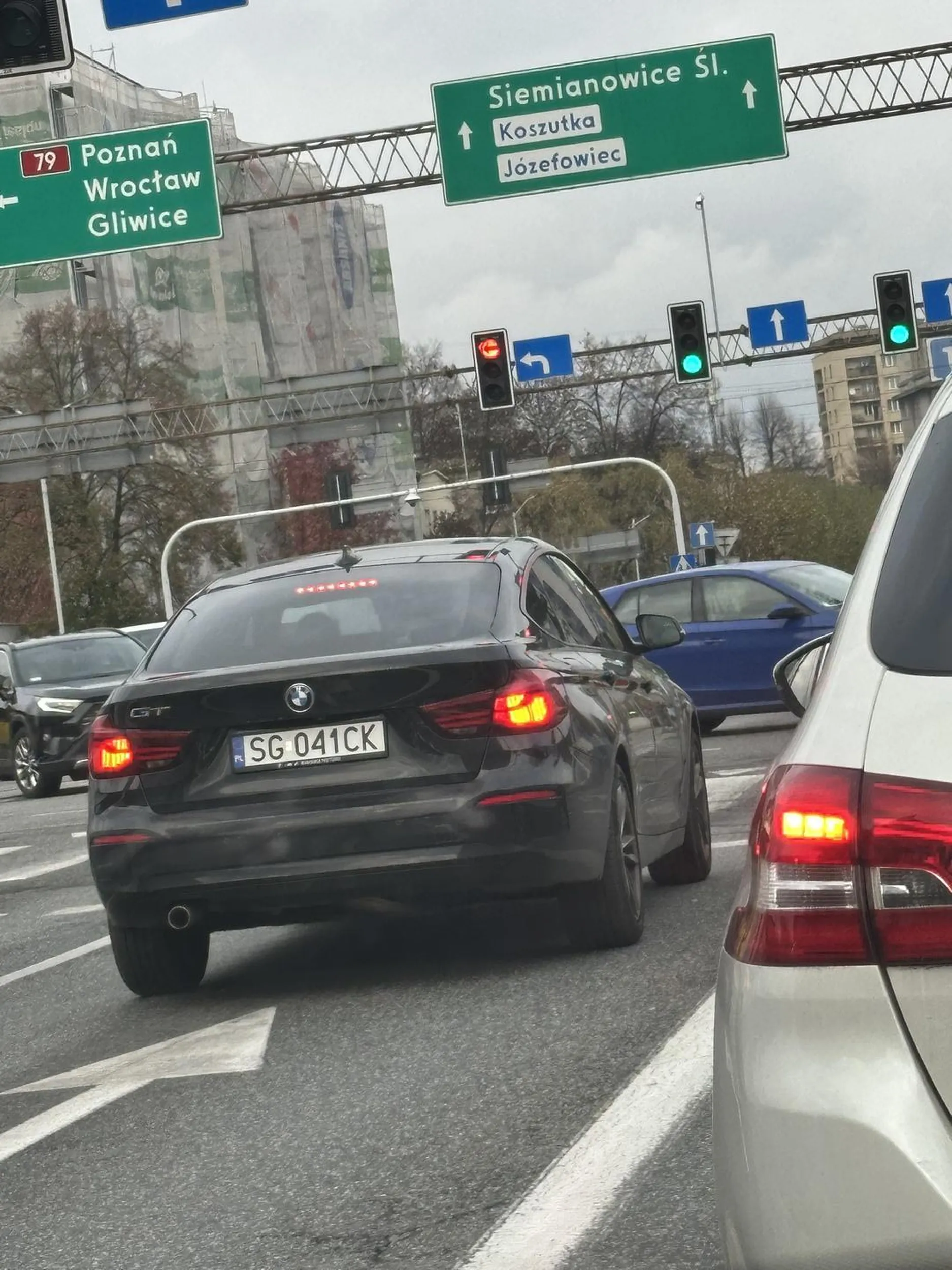 To że dasz kierunkowskaz to nie znaczy, że masz pierwszeństwo