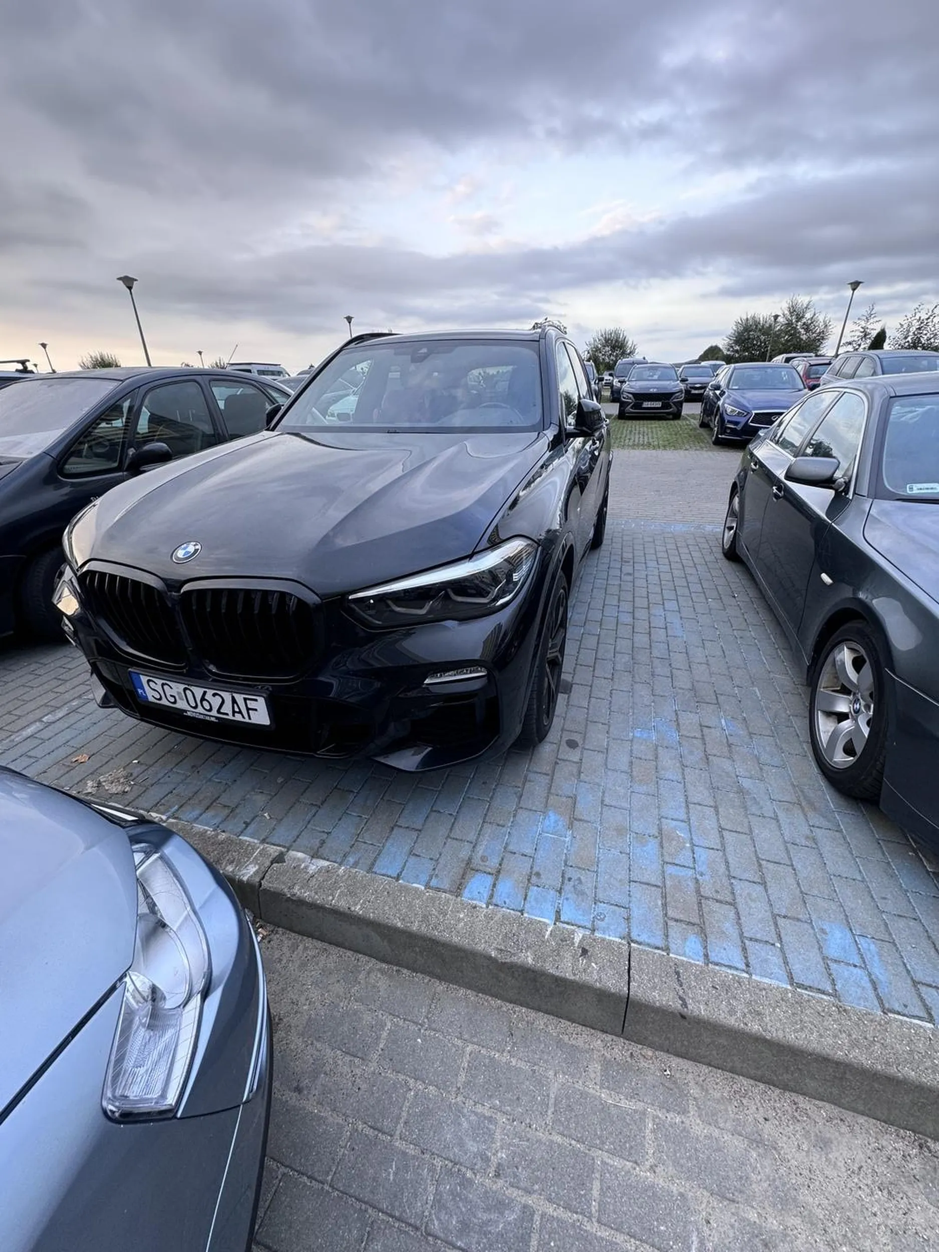 Parkowanie na miejscu dla inwalidów