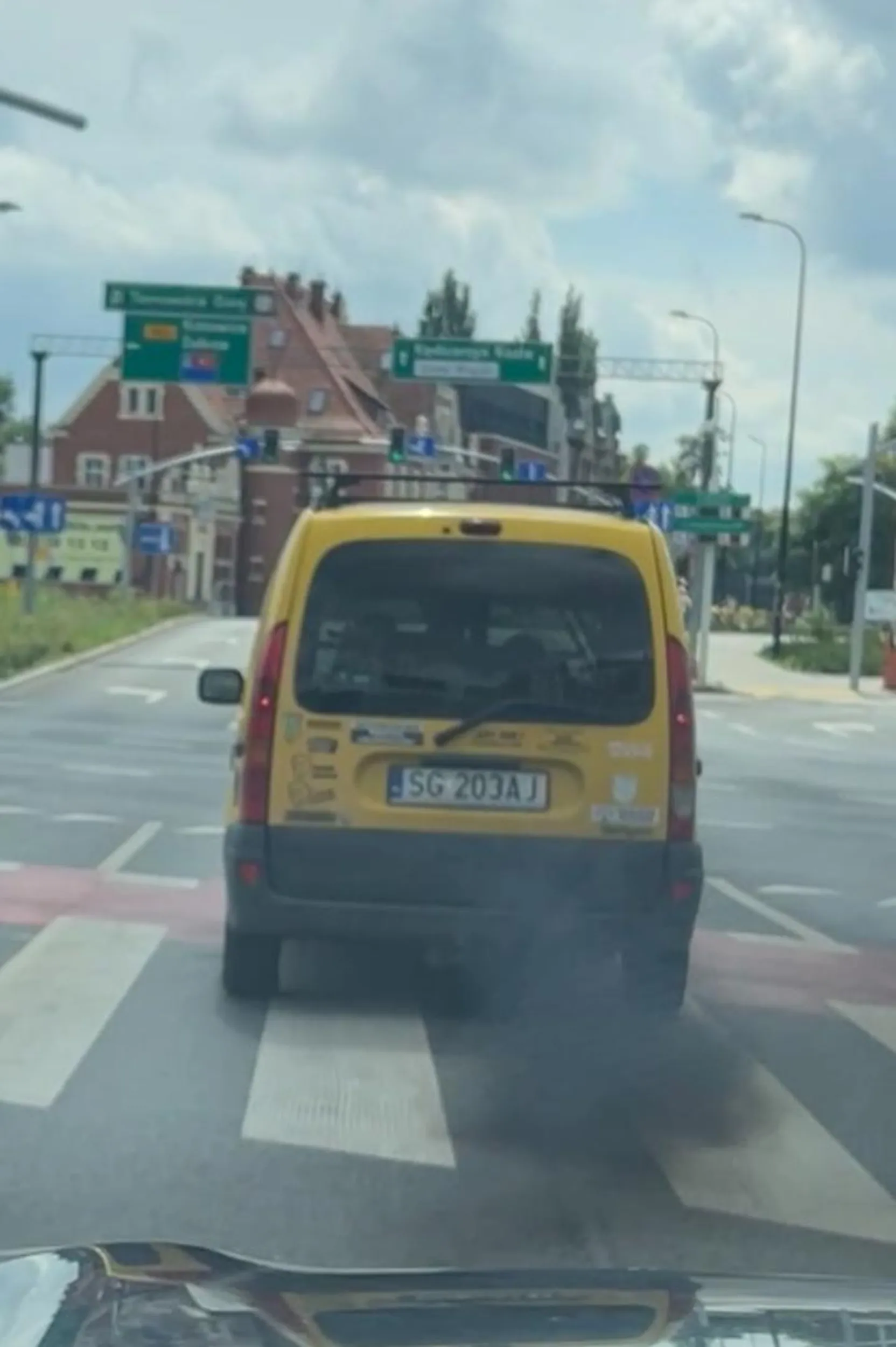 Dowód rejestracyjny do zabrania.