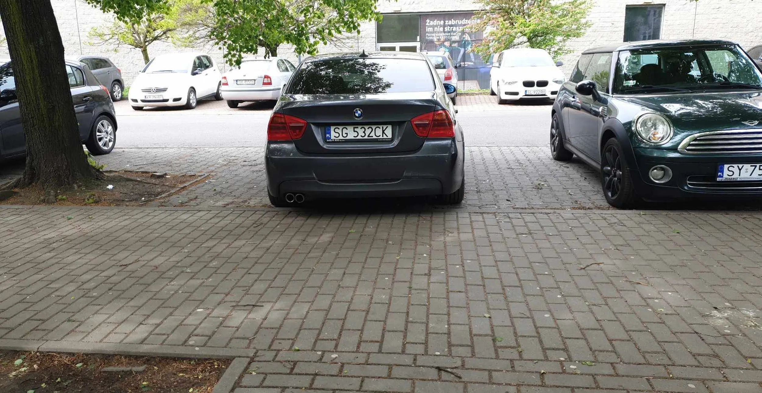 Ale  zwölf ty, wysiadamy