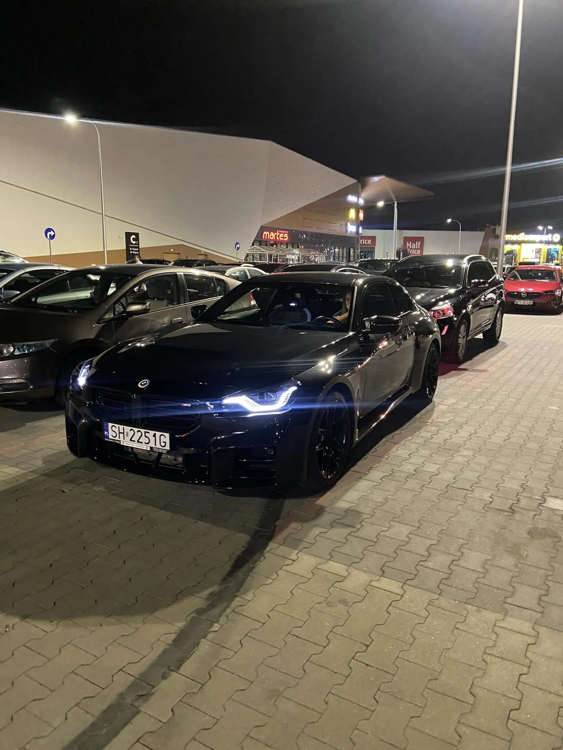 Pozdrawiam dziewczyne za kółkiem  słodki uśmiech