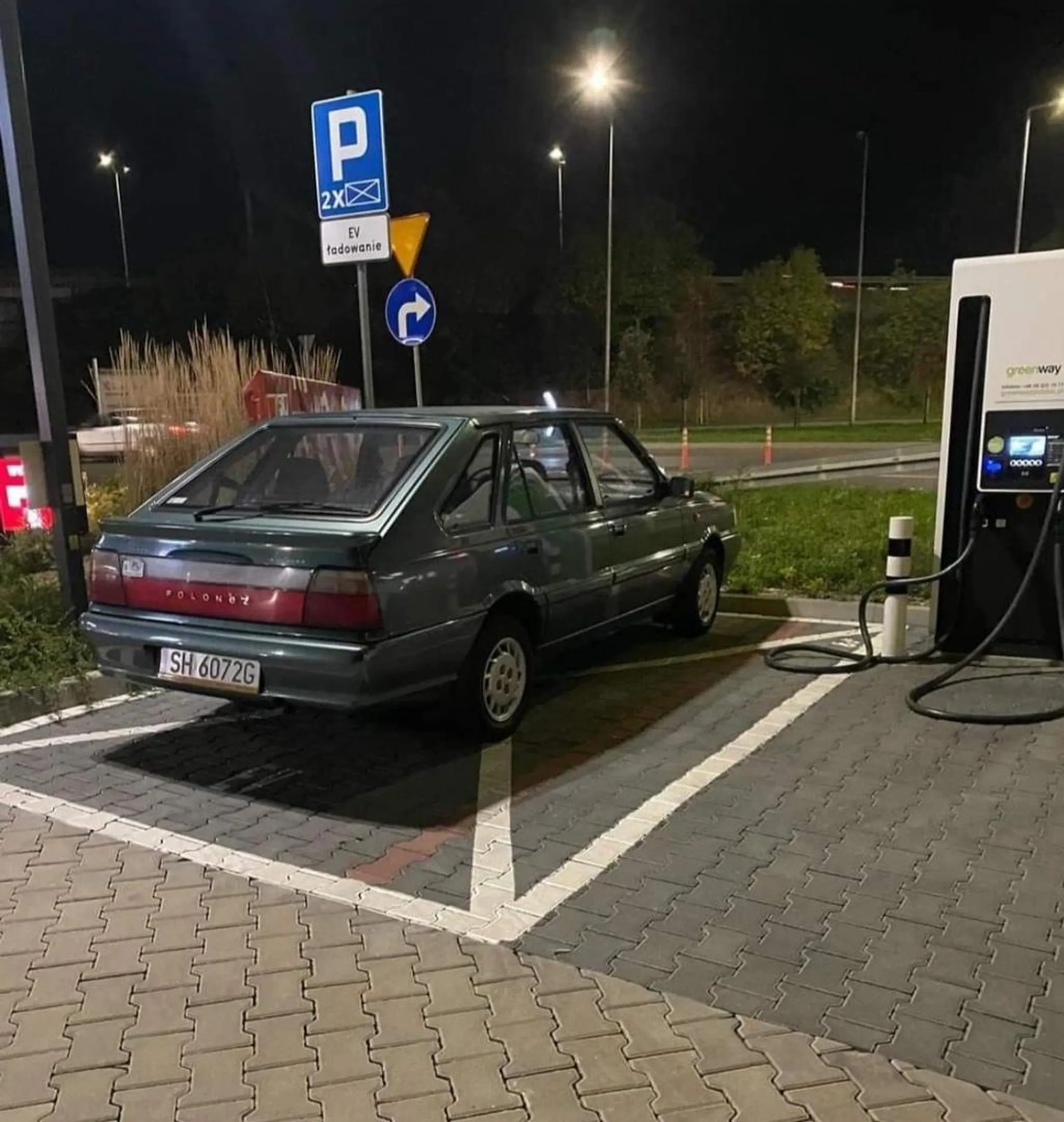 Brawo ? czekam na info o mandacie. Zero to mało powiedziane. Zero kultury, zero znajomości prd.