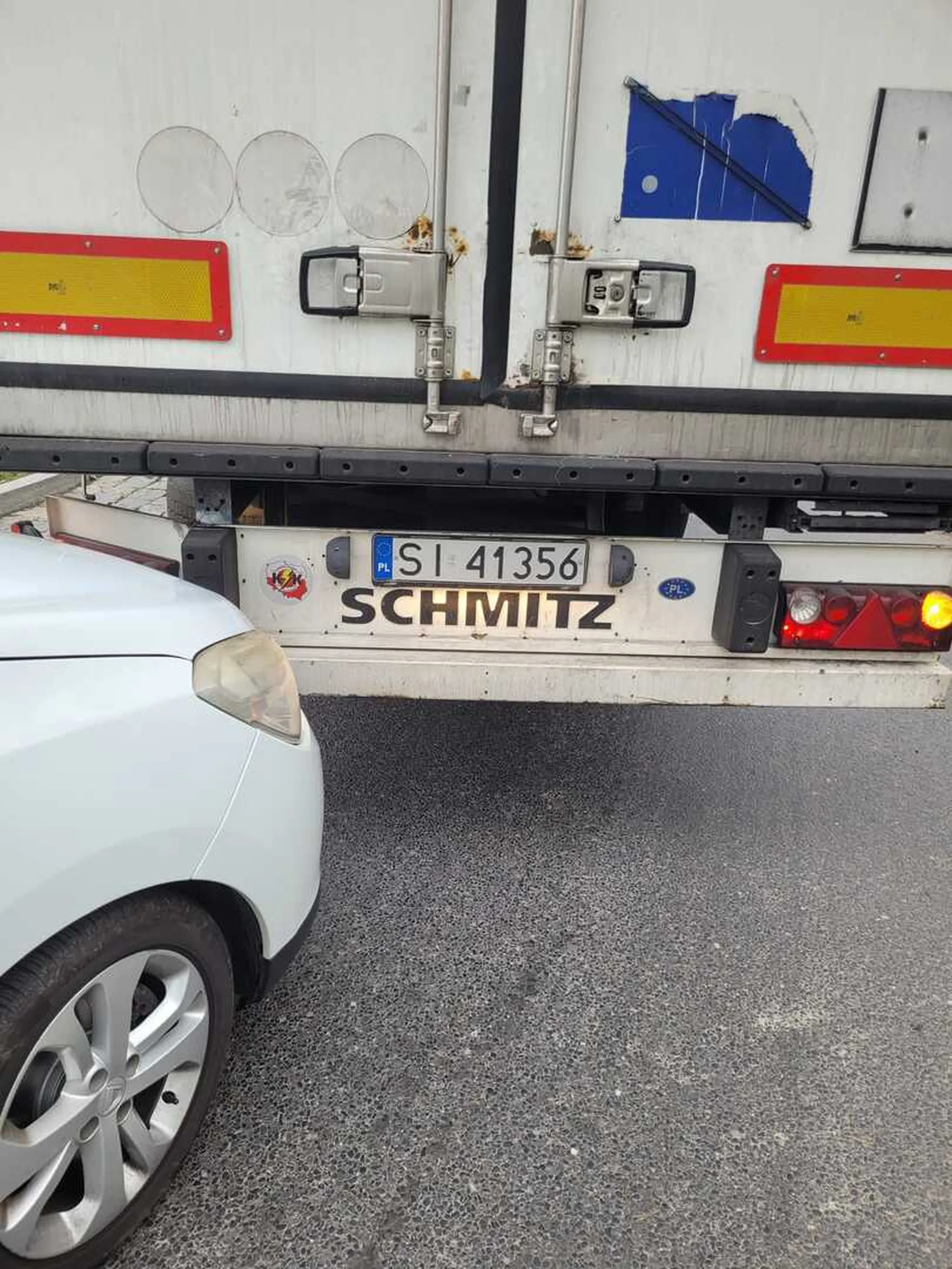 Kierowca to oszust i kłamca.