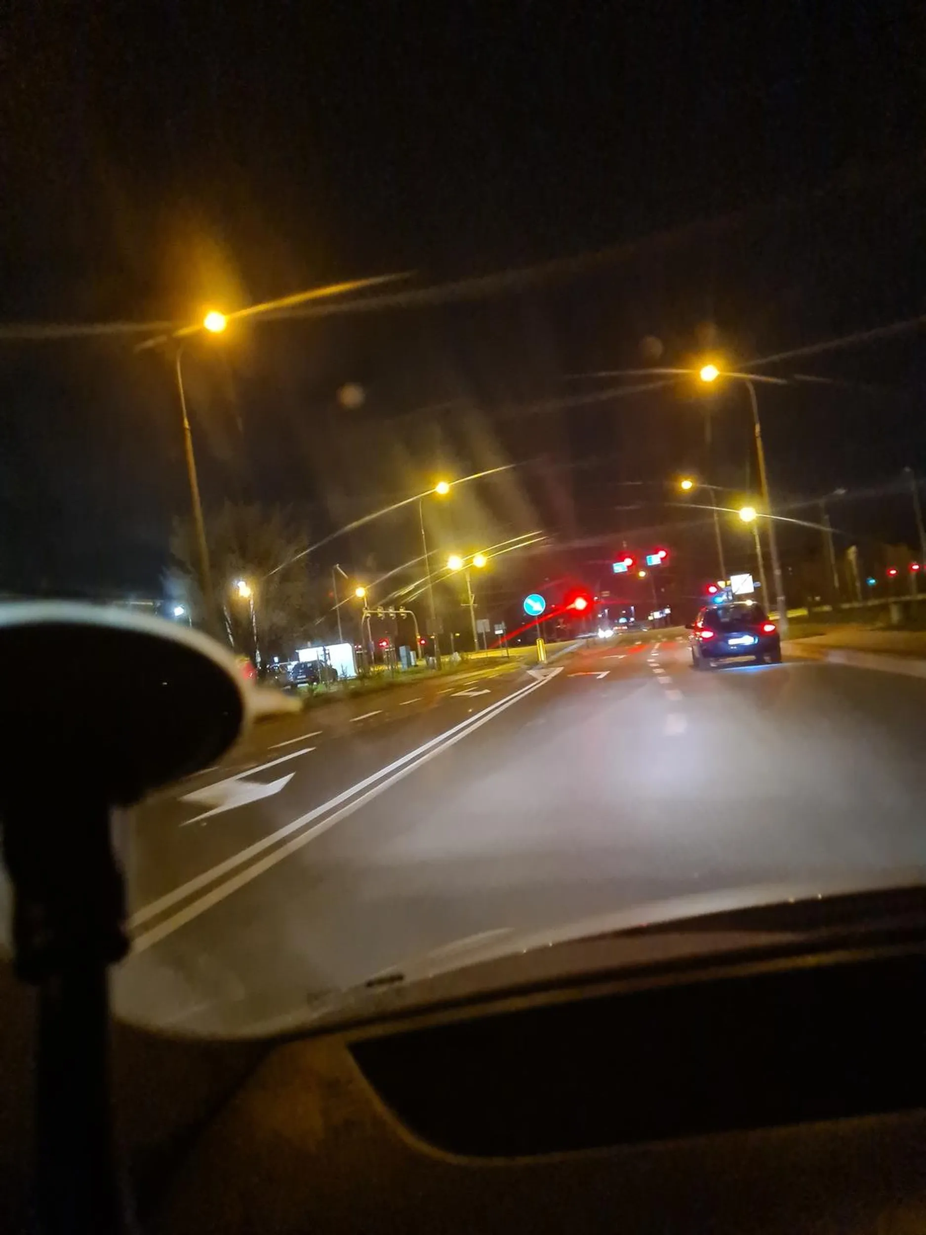 Kierowca wymusza pierwszeństwo