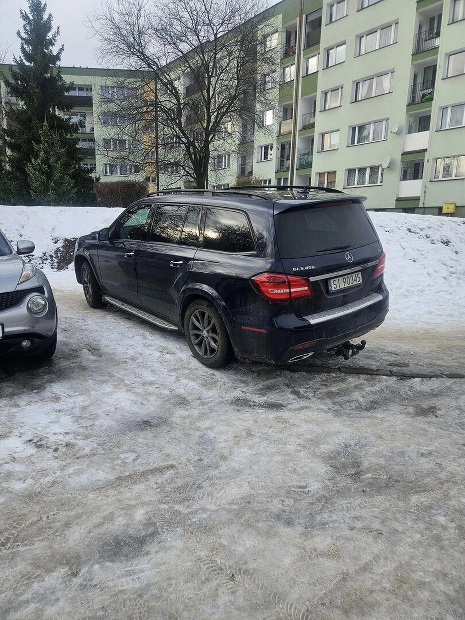 nie pozdrawiam Pana który jak ostatni burak postanowił zaparkować na całym chodniku. dramat...