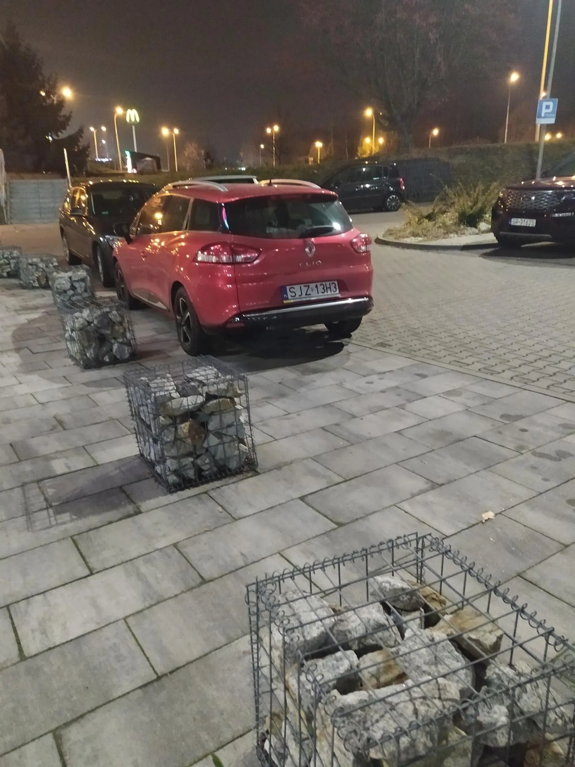 Średnio pozdrawiam ziomeczka od czerwonego Clio