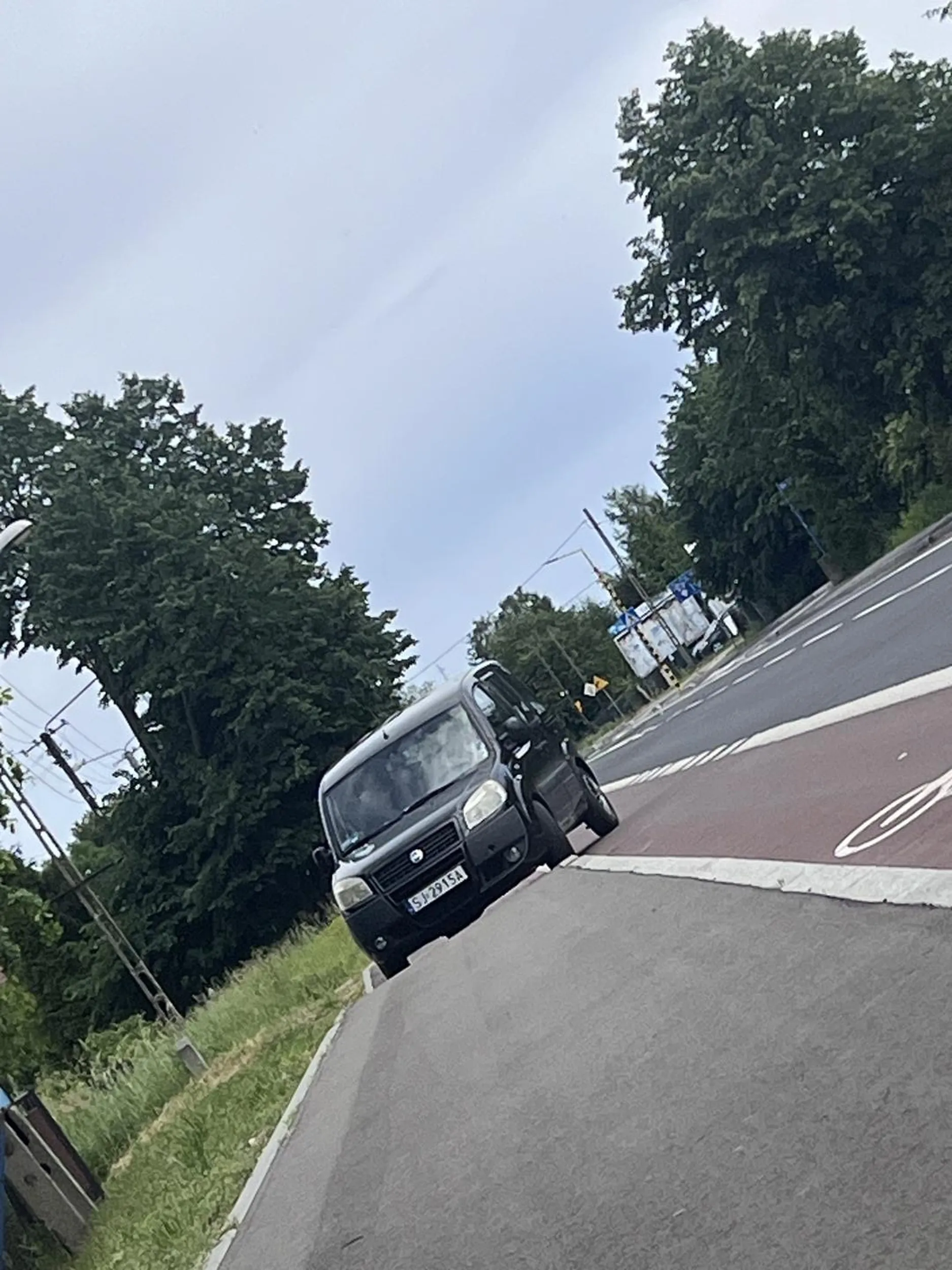 Pani pięknie zaparkowała i widziała że poruszam się na wózku inwalidzkim nie raczyła odjechać