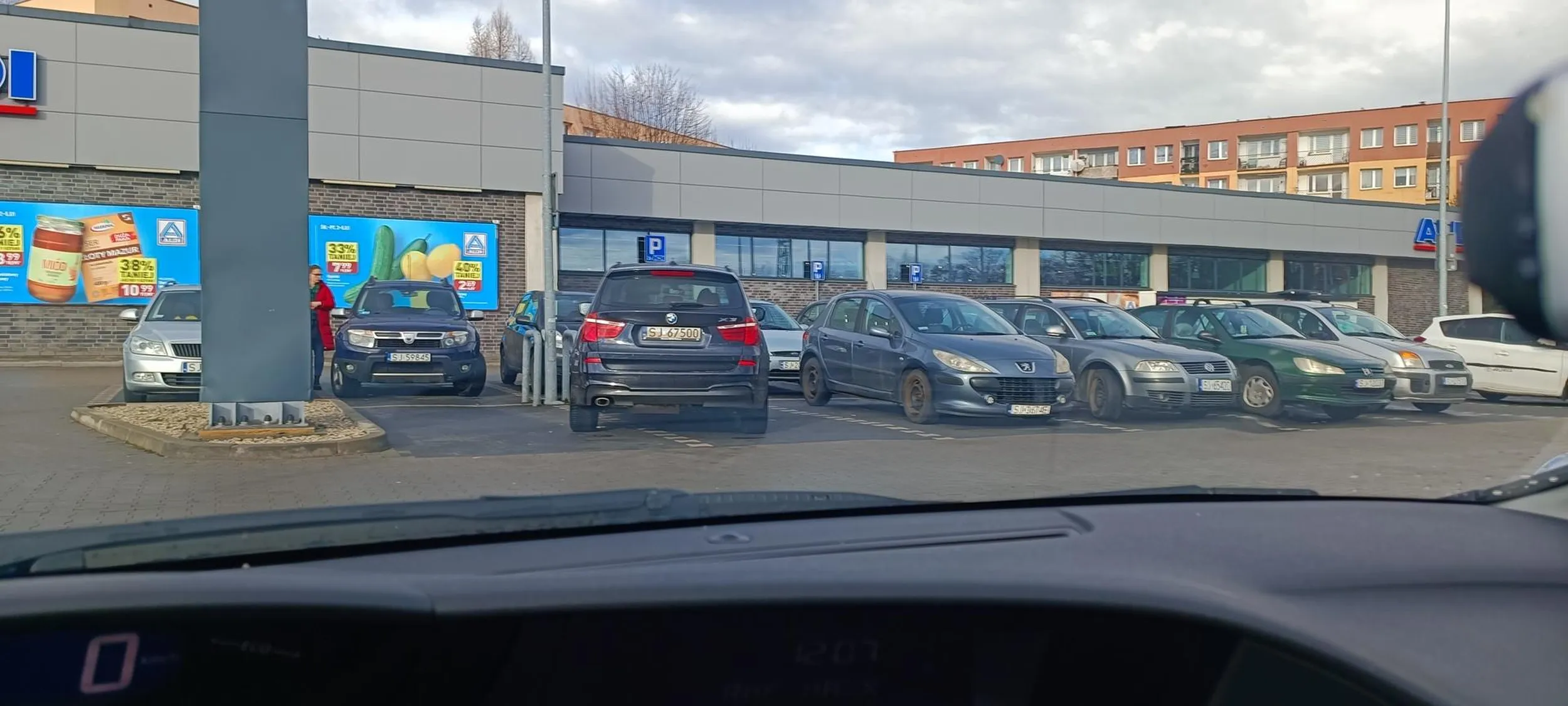 Polecam dokupić naukę parkowania ?