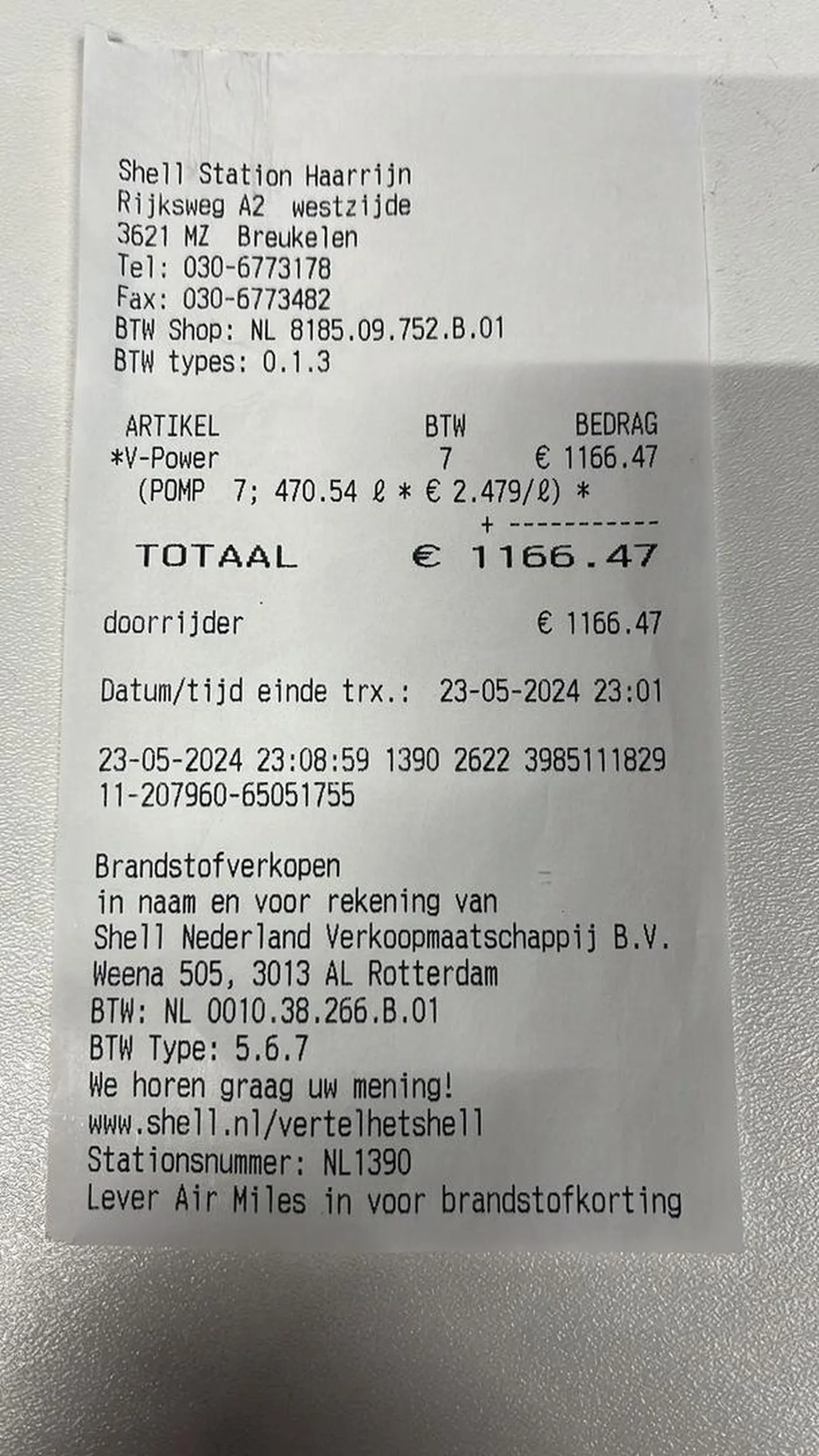 kradzione rejestracje, wlasciciel lubi sobie je zmieniac, tankowac paliwo na shellu w holandii i nie placic. nie jedna sytuacja z tym busem na tym samym shellu. pozdrawiam za bycie madrym