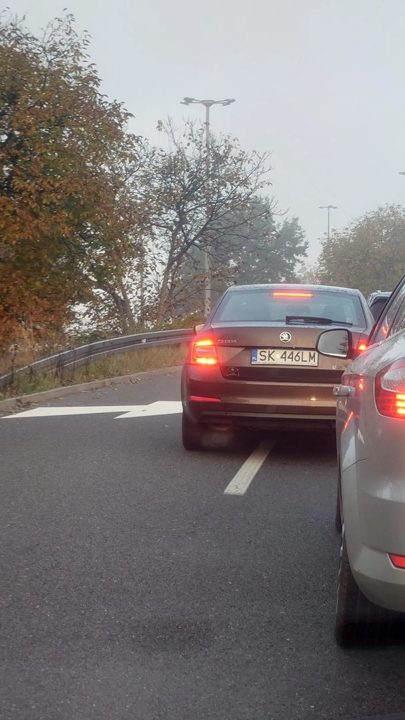 Hej szeryfie, wstydziłem się przyjść zapukać do Twojej furki z kurczakiem. Jak jesteś taki szef to może zadbaj o to co się w domu dzieje ; -) a nie innym udzielaj nauki. A tak btw, ładne firmowe auto, 2 minuty zajmuje do kogo ono należy, a potem kimś jesteś. A jesteś cymbał ; - )