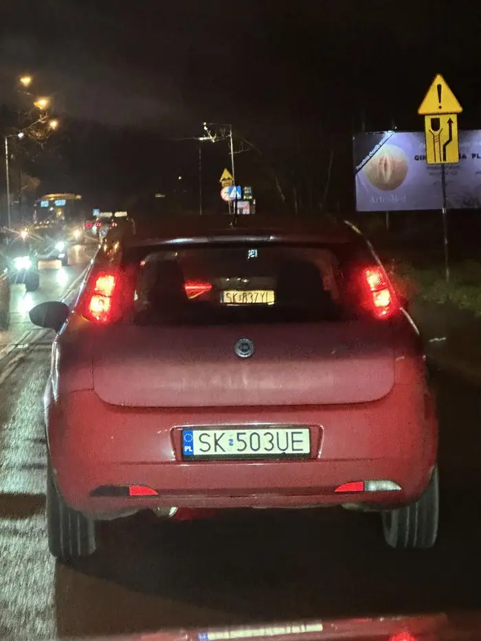 Kamerka kupiona tak jak prawo jazdy z chipsów. Naucz się jeździć na zakładkę