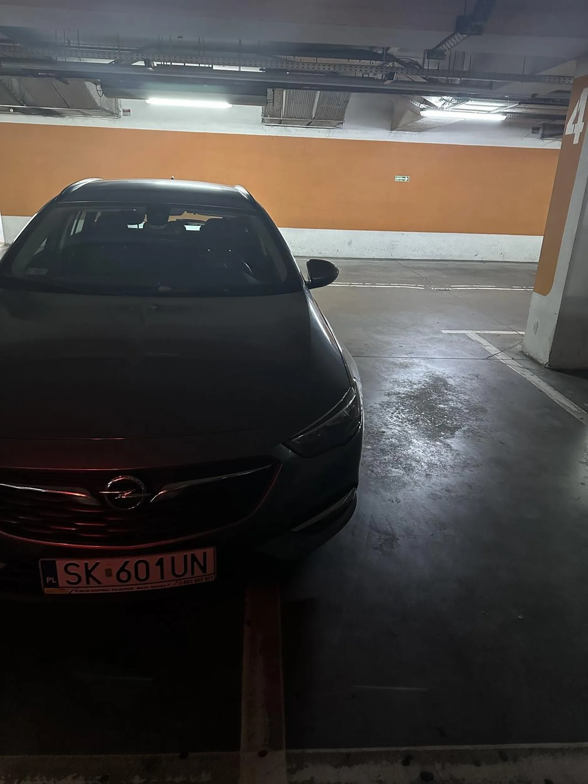 Noo ładnie tak stawać na dwóch miejscach…