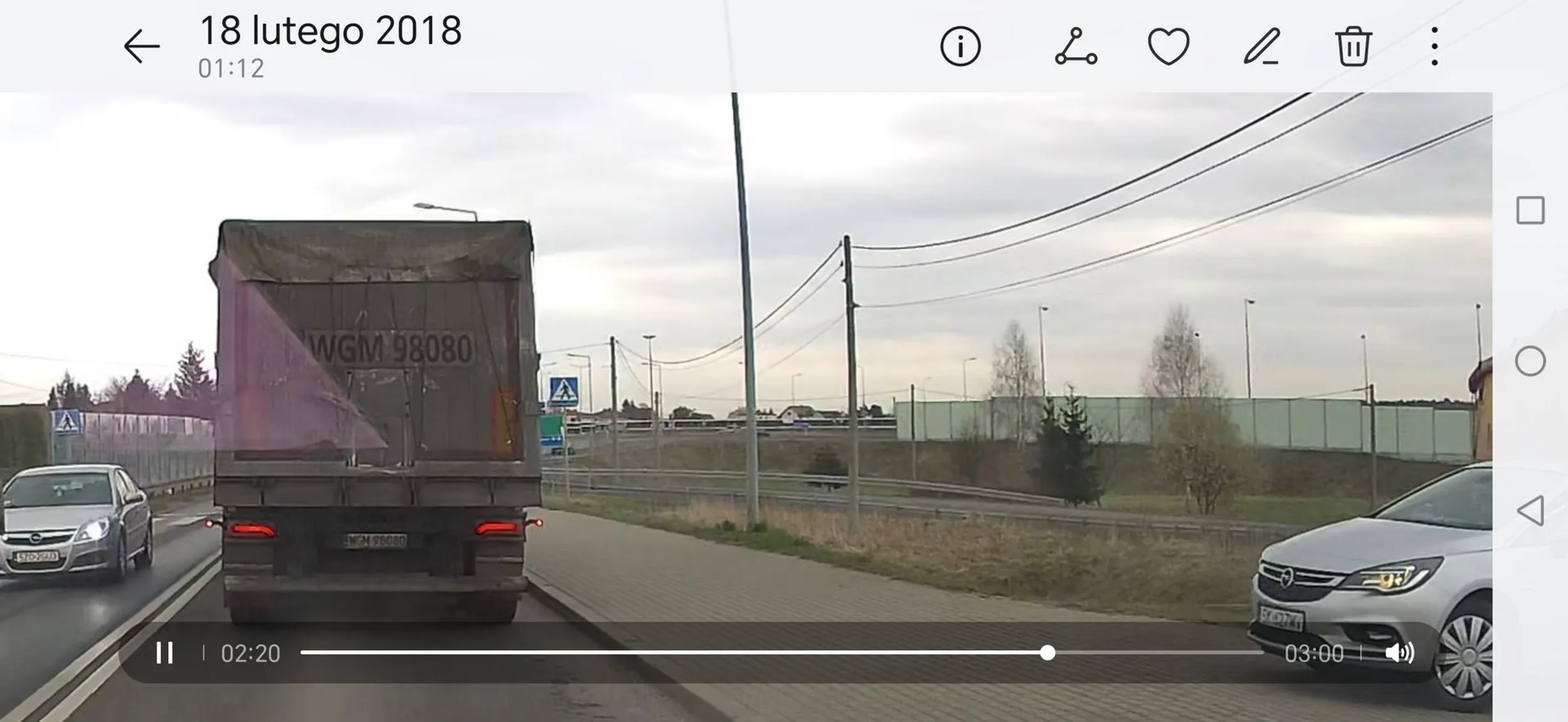 Policja, dmuchanie w Swierklanach przed A1 w dniu 11.03.2024