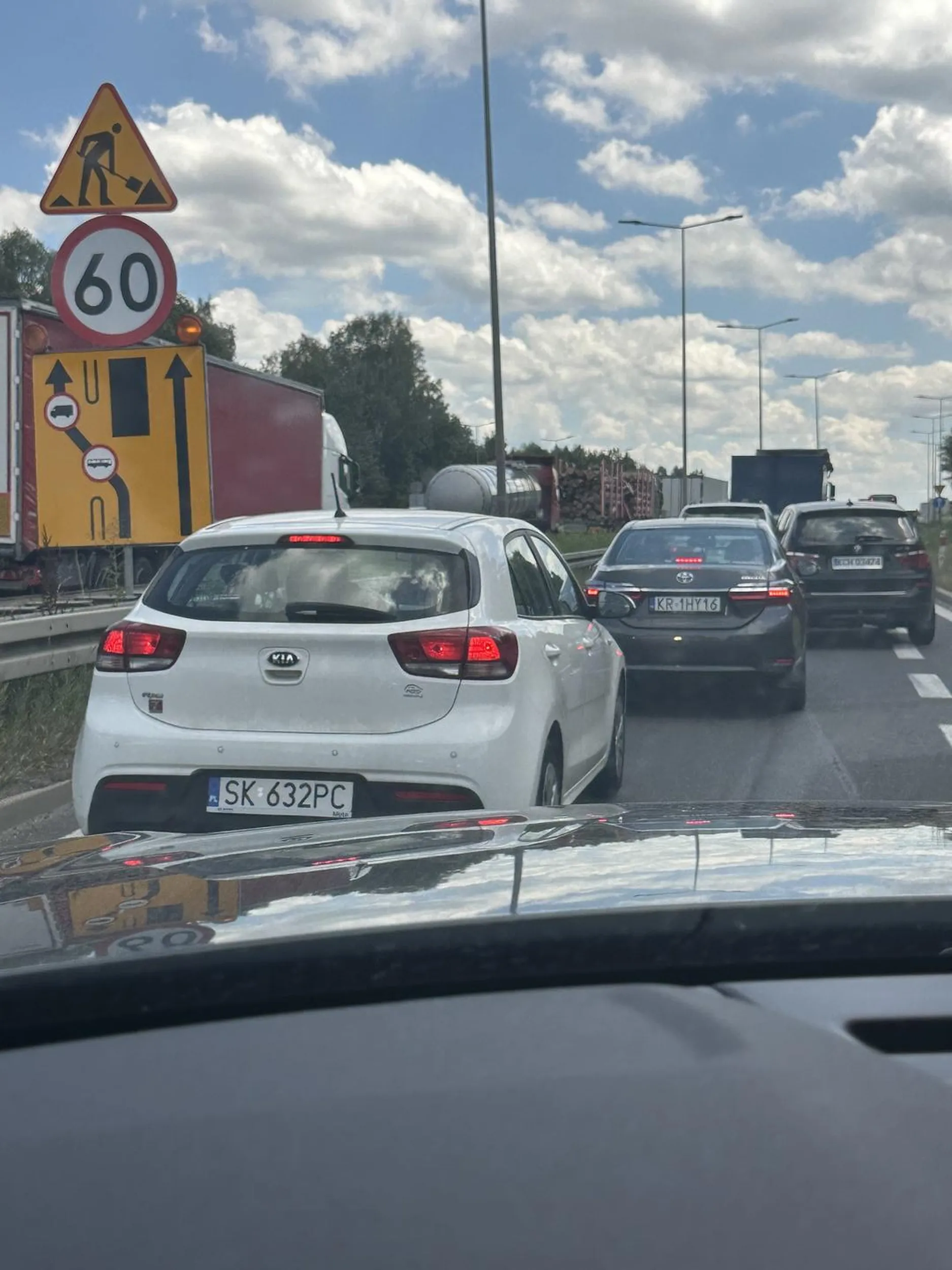 Udaje że nie widzi i nie zna zasady jazdy na suwak