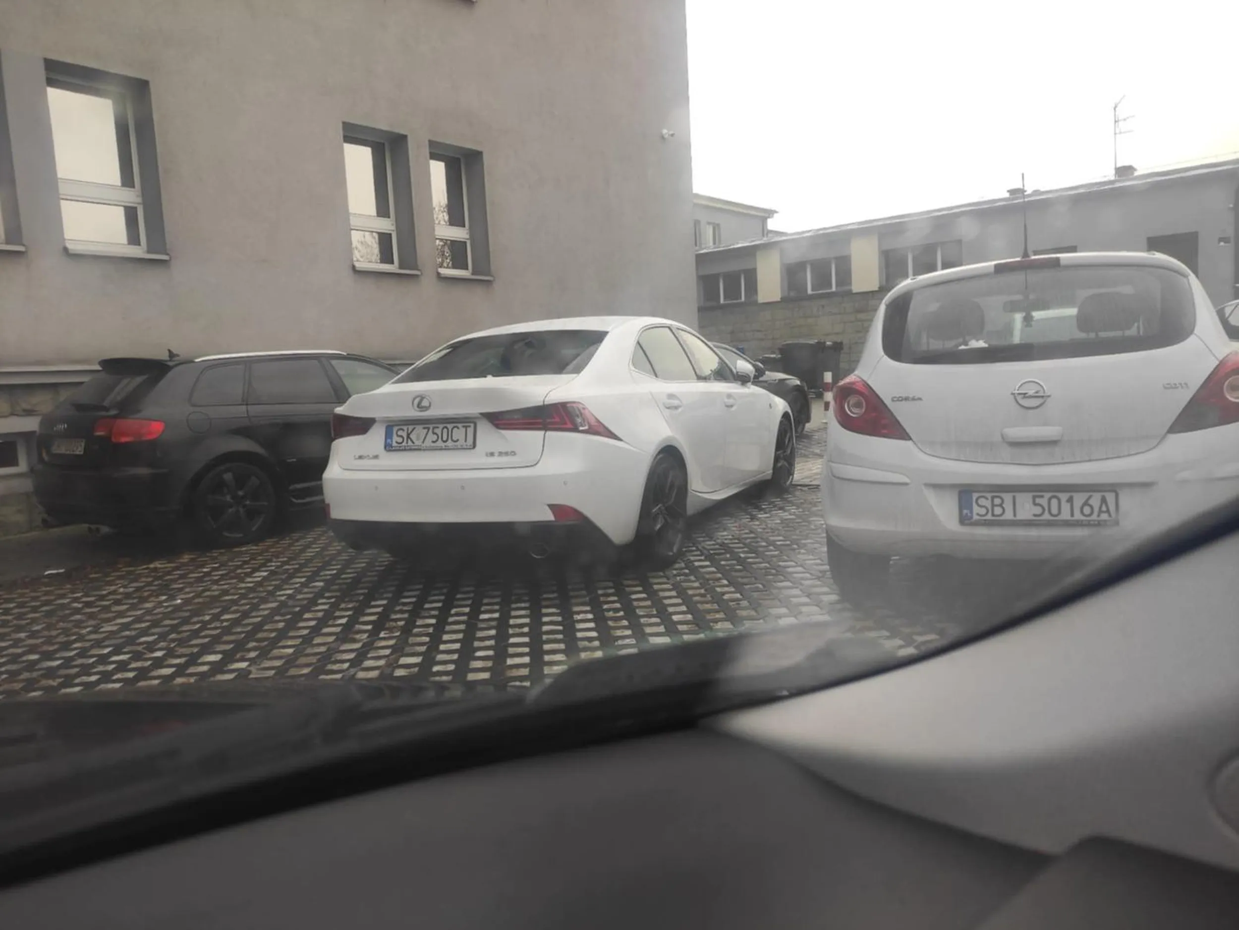 1 ostrzezenie, następnym razem bedzie krecha na lakierze, nie pozdrawiam :)