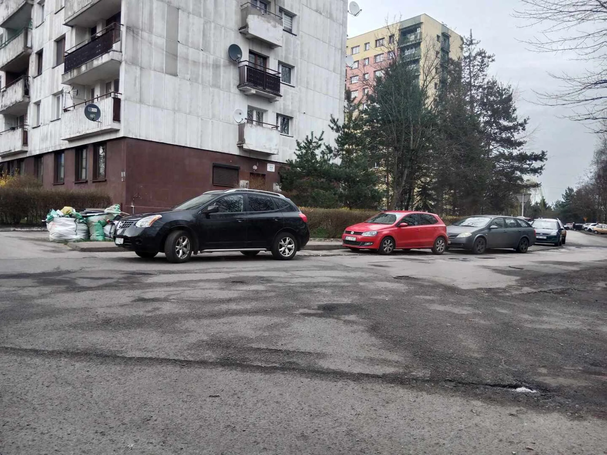 Mistrz Parkowania równoległego, i to nie było ,że na chwilę tylko auto stało tak kilka godzin.