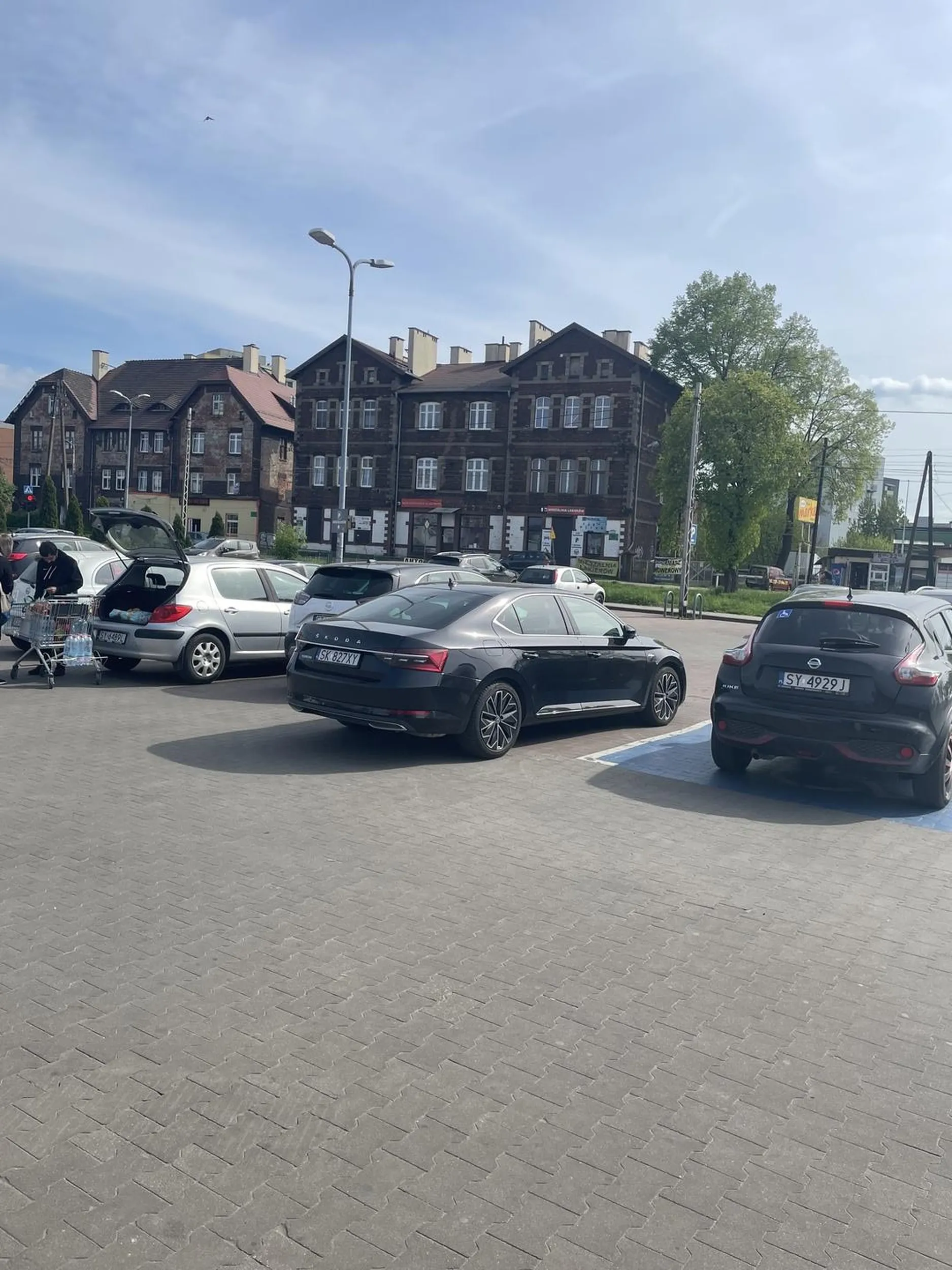 nie jezdzisz maybachem w longu tylko skoda dociagnij to nastepnym razem