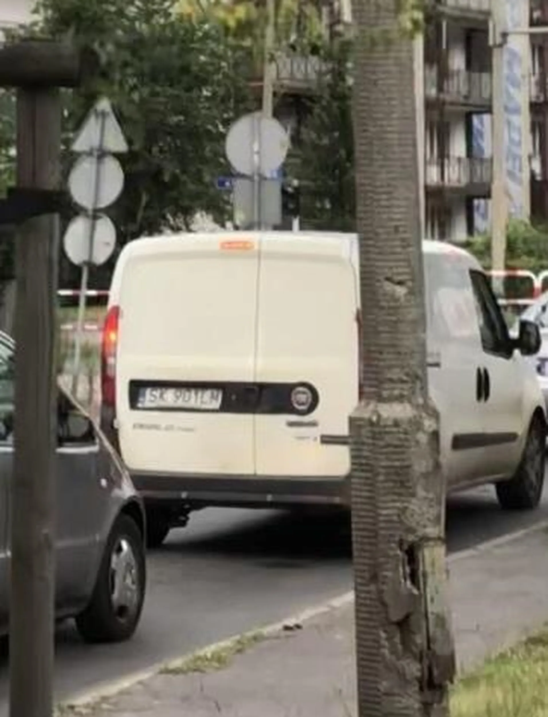 Prawie przejechał moja kolezanke na pasach. Prosze uprzejmie o wiecej uwagi nastepnym razem ?